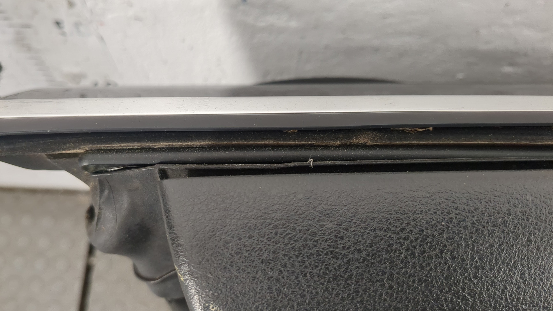 Дверь передняя левая