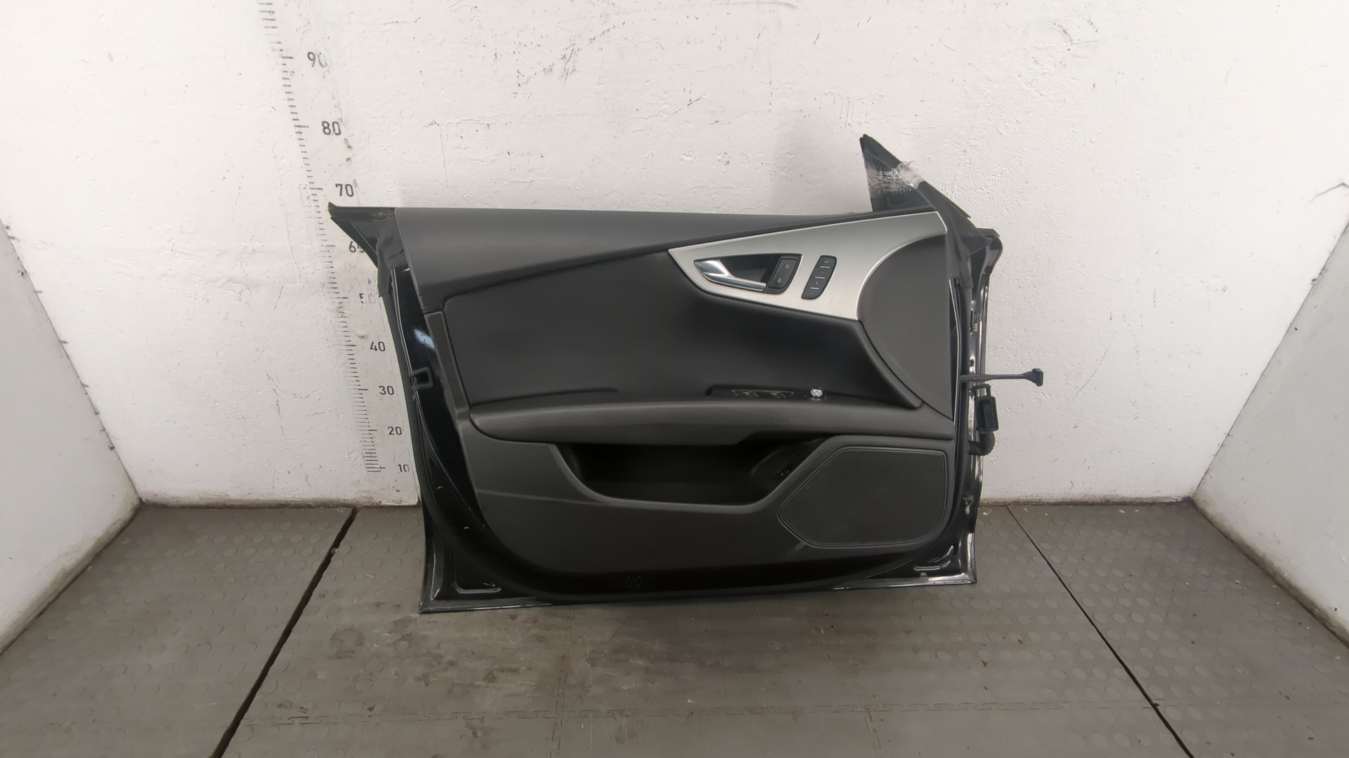 Дверь передняя левая