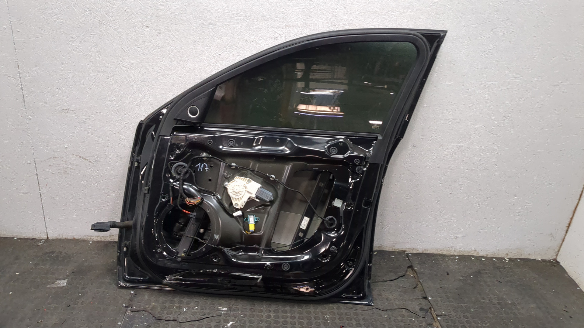 Дверь передняя правая