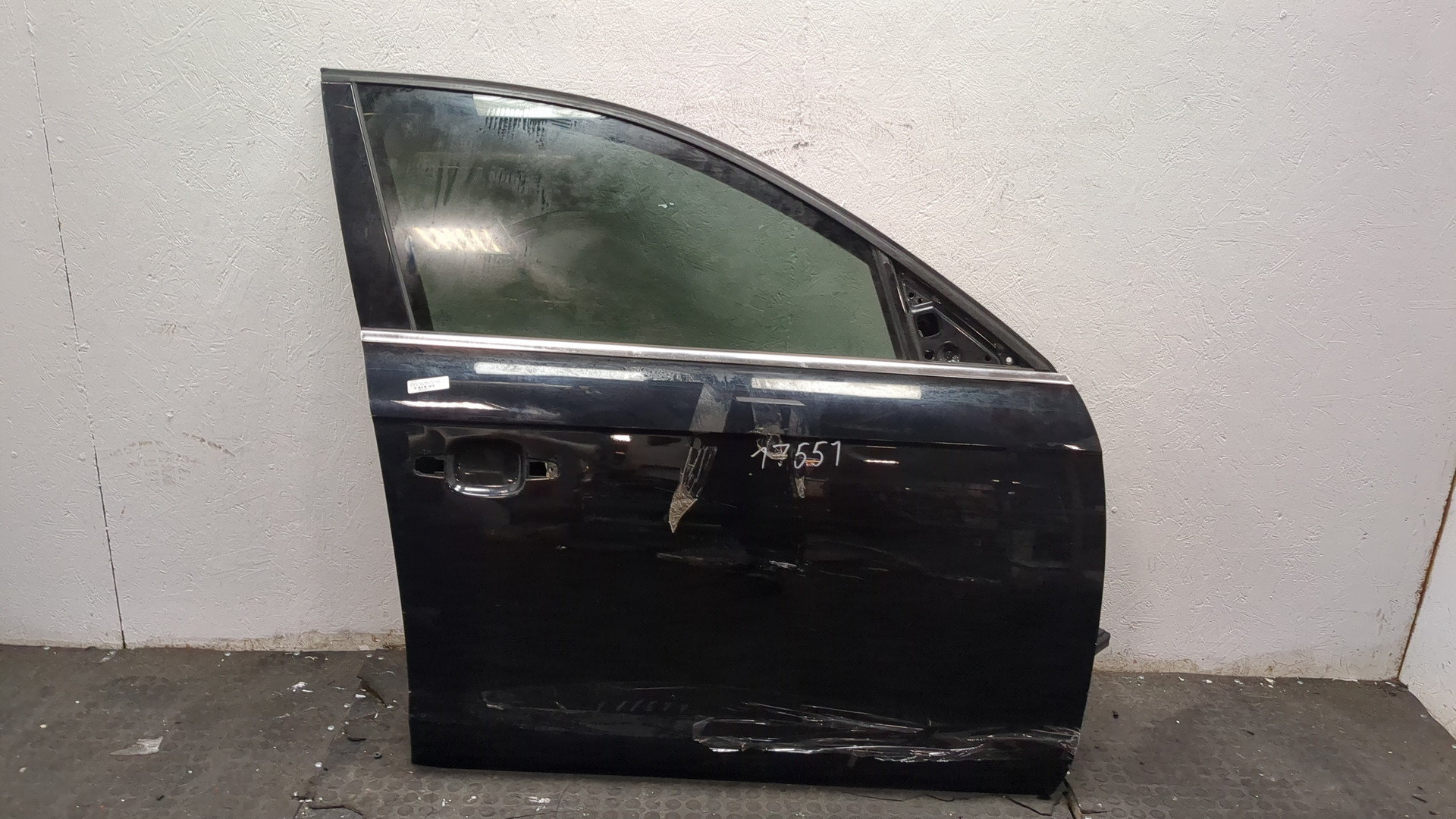 Дверь передняя правая