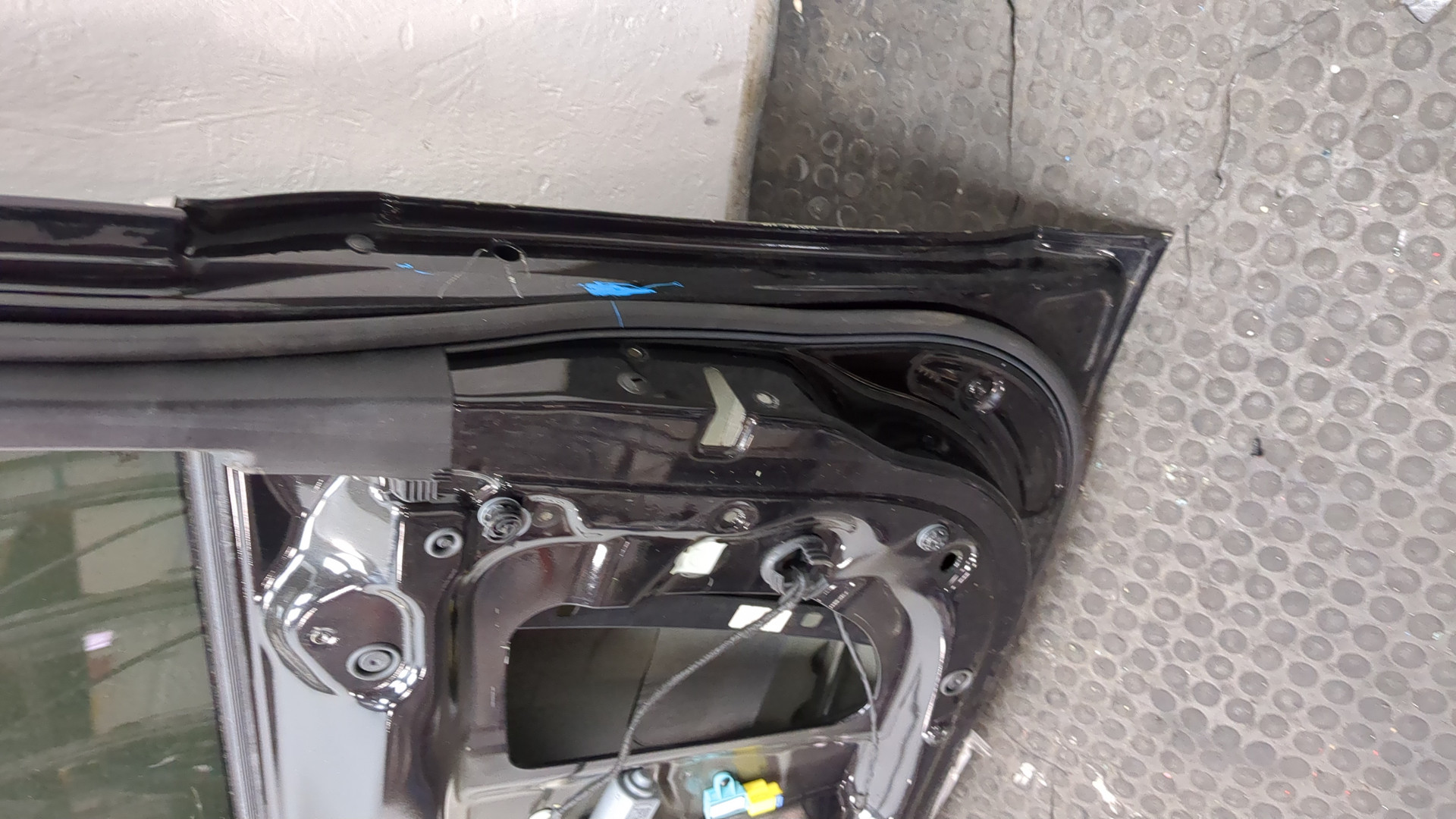 Дверь передняя правая