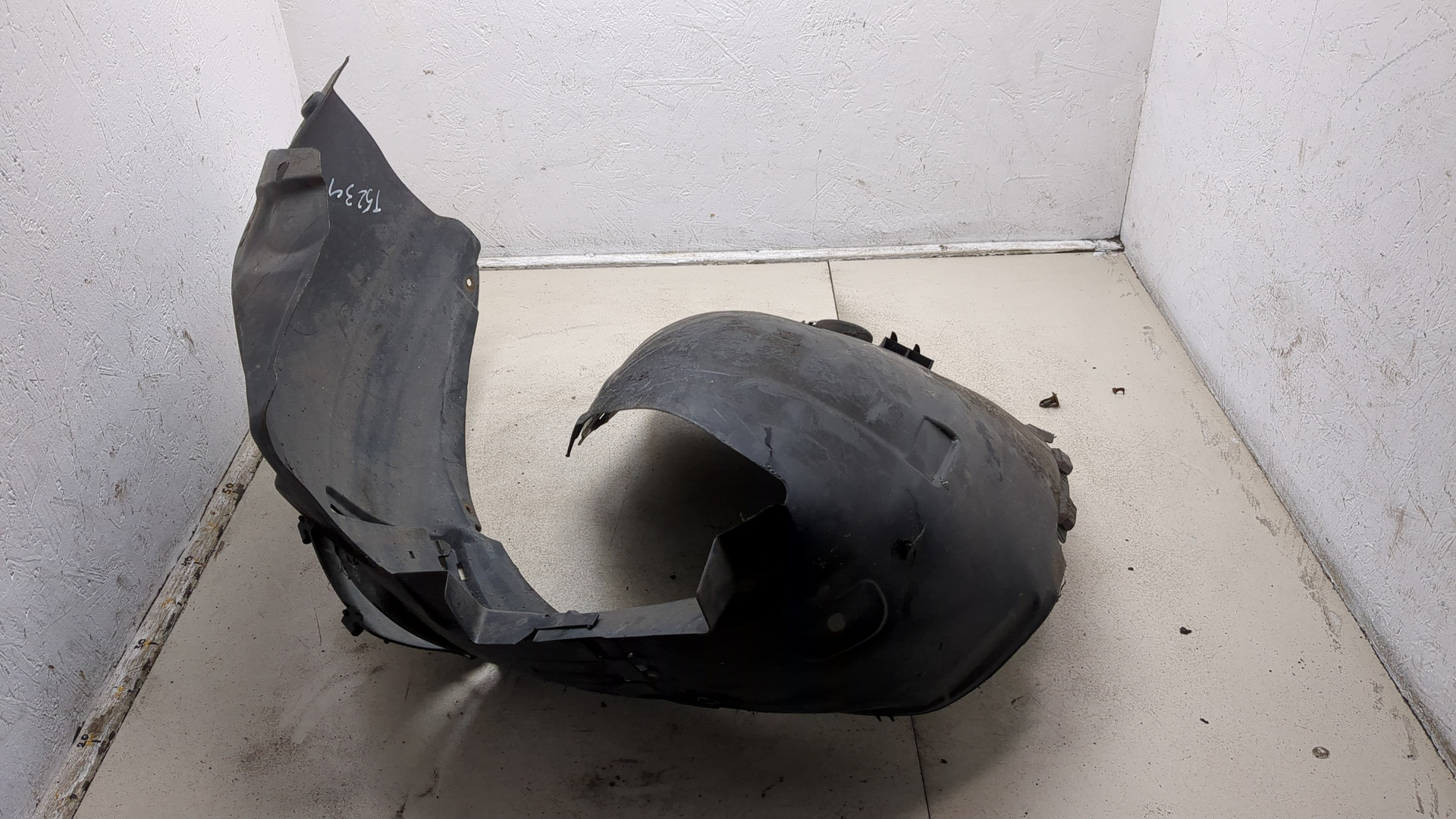 Локер передний левый