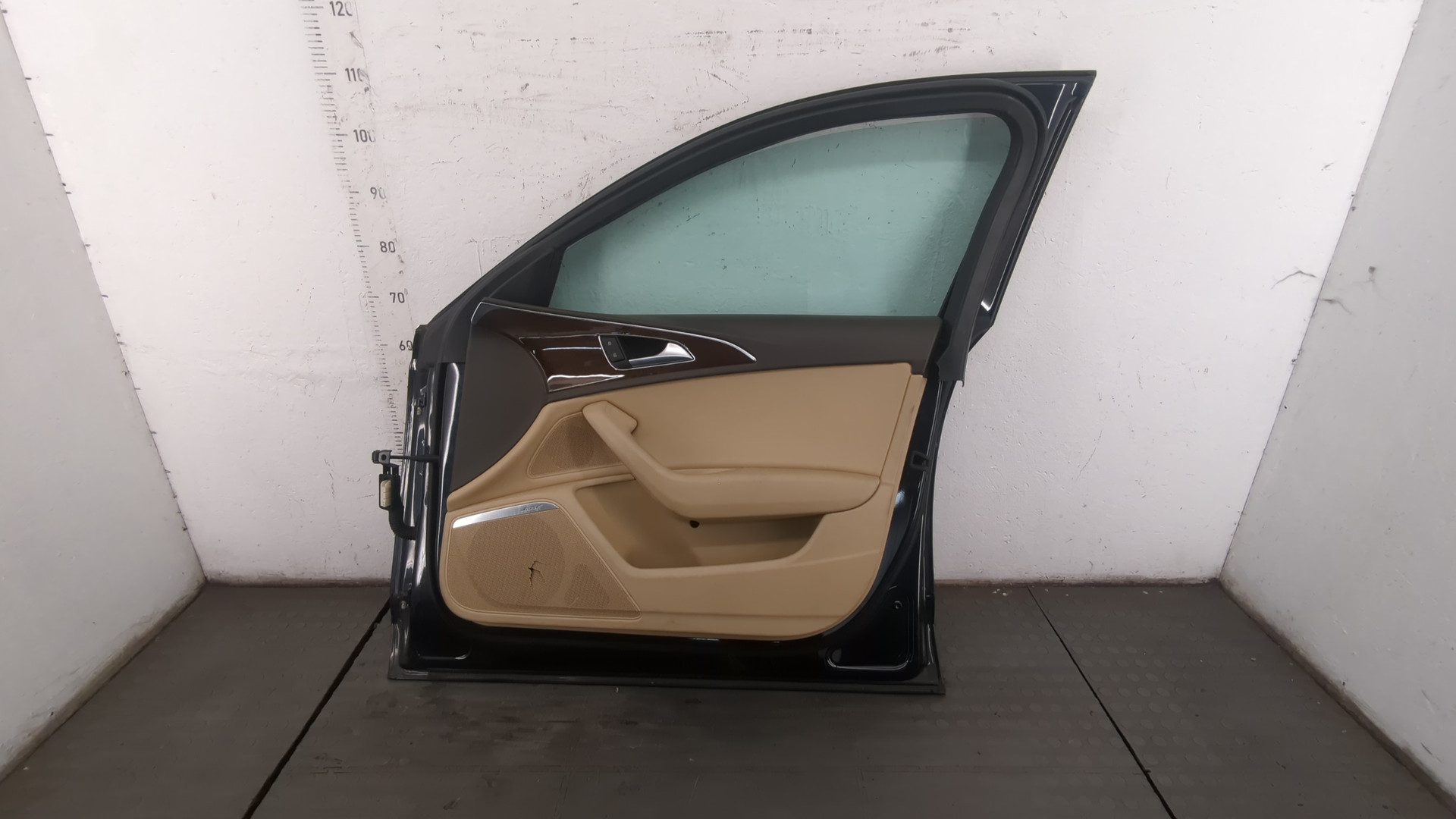 Дверь передняя правая