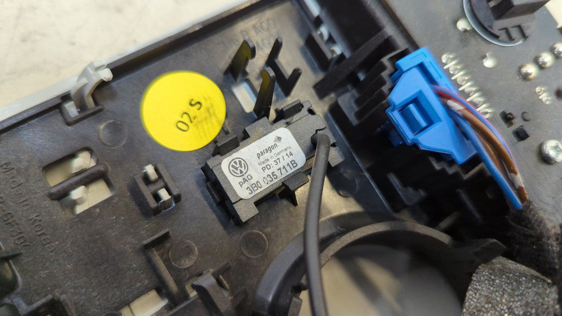 Плафон салонный