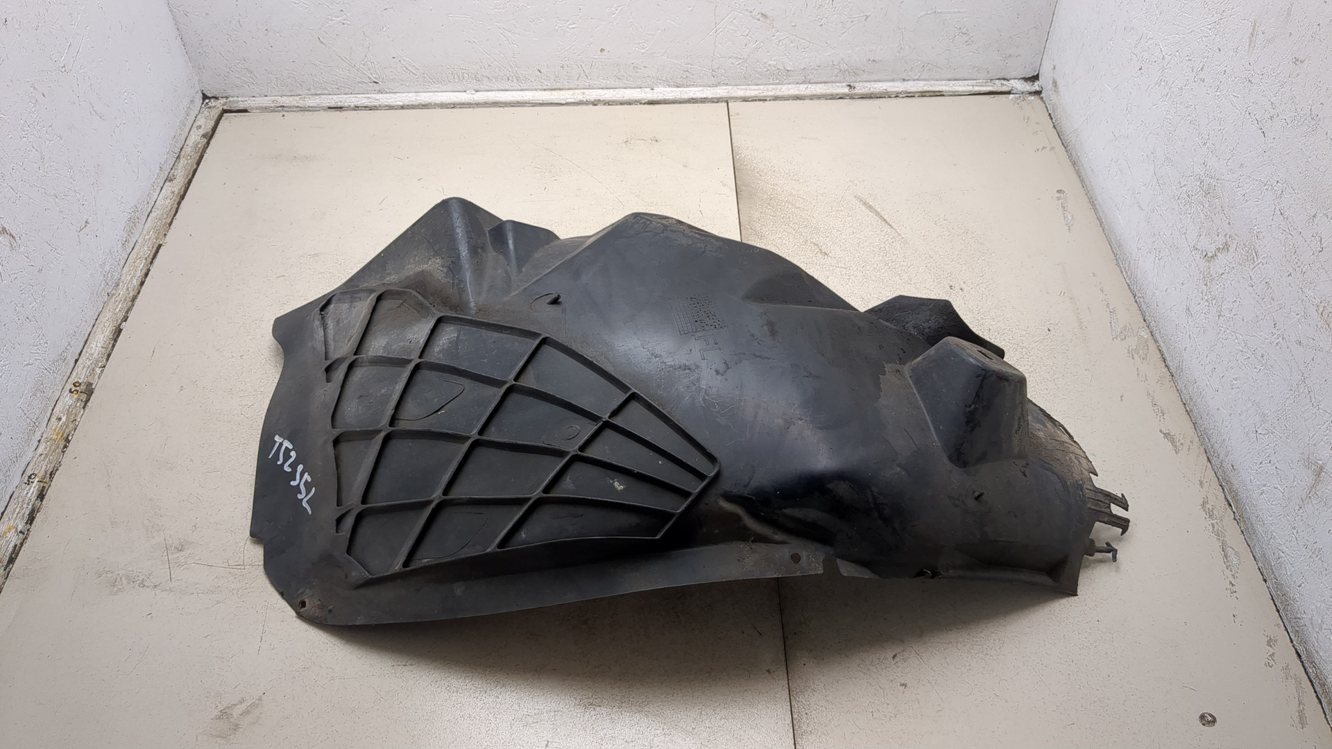 Локер передний левый