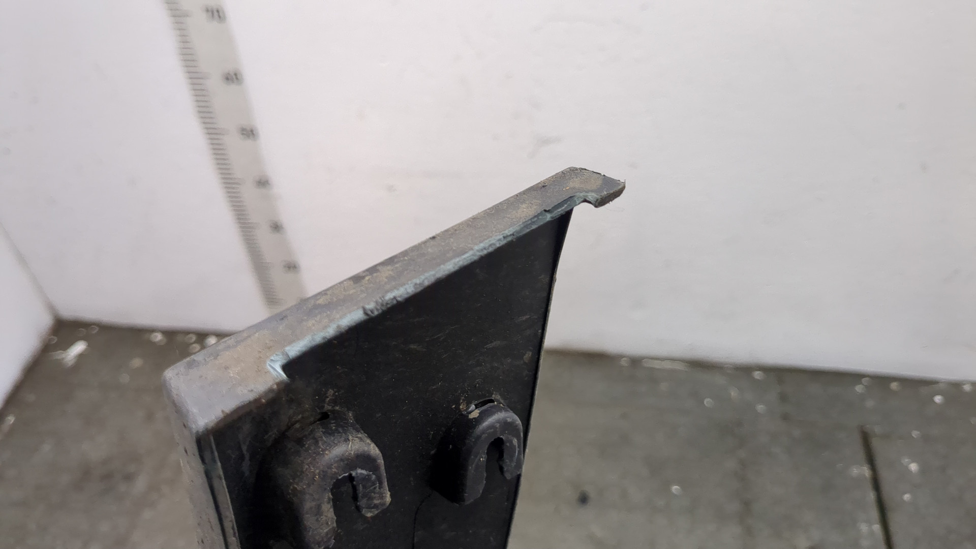 Накладка переднего крыла левого