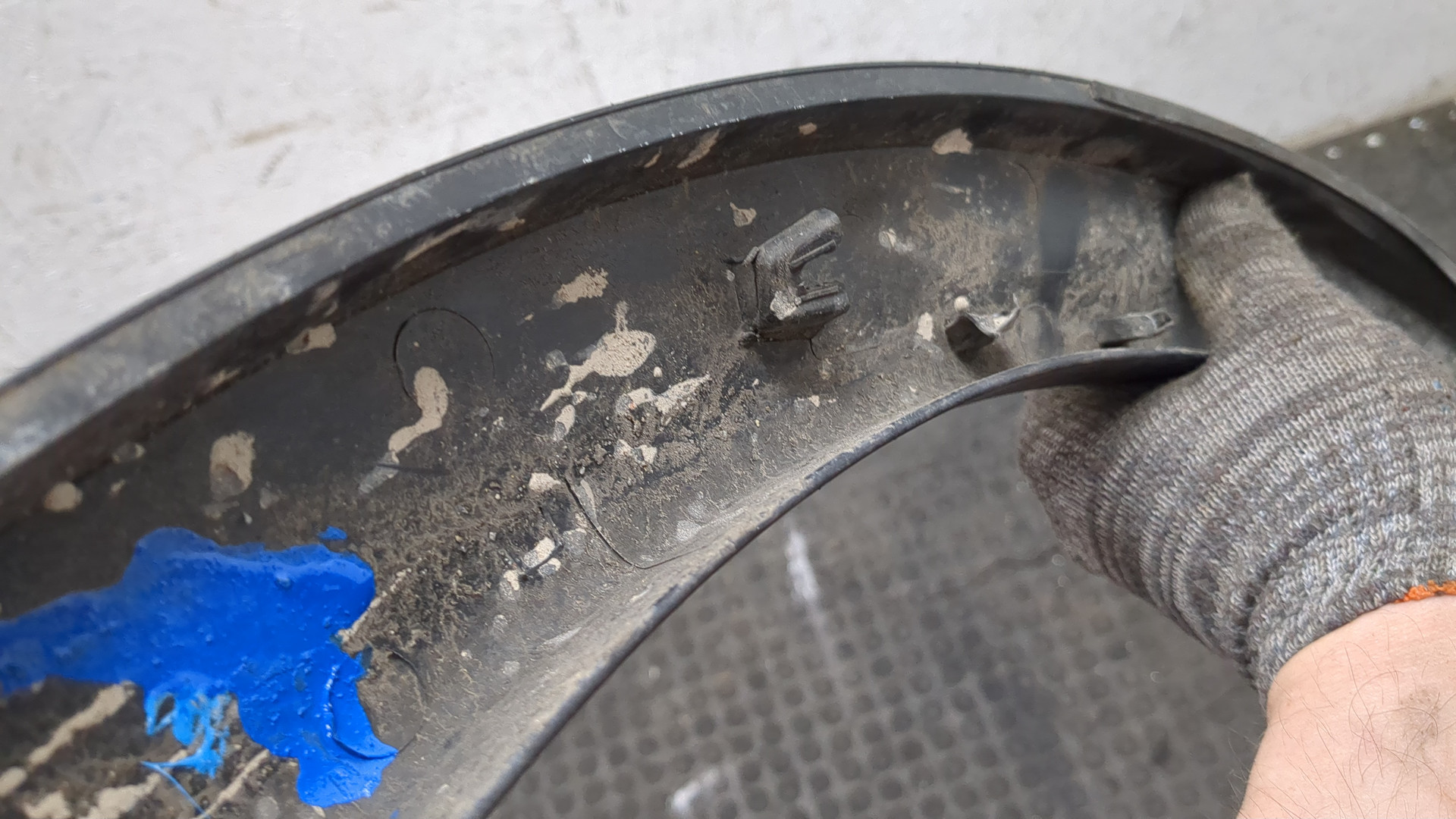 Молдинг заднего крыла правого