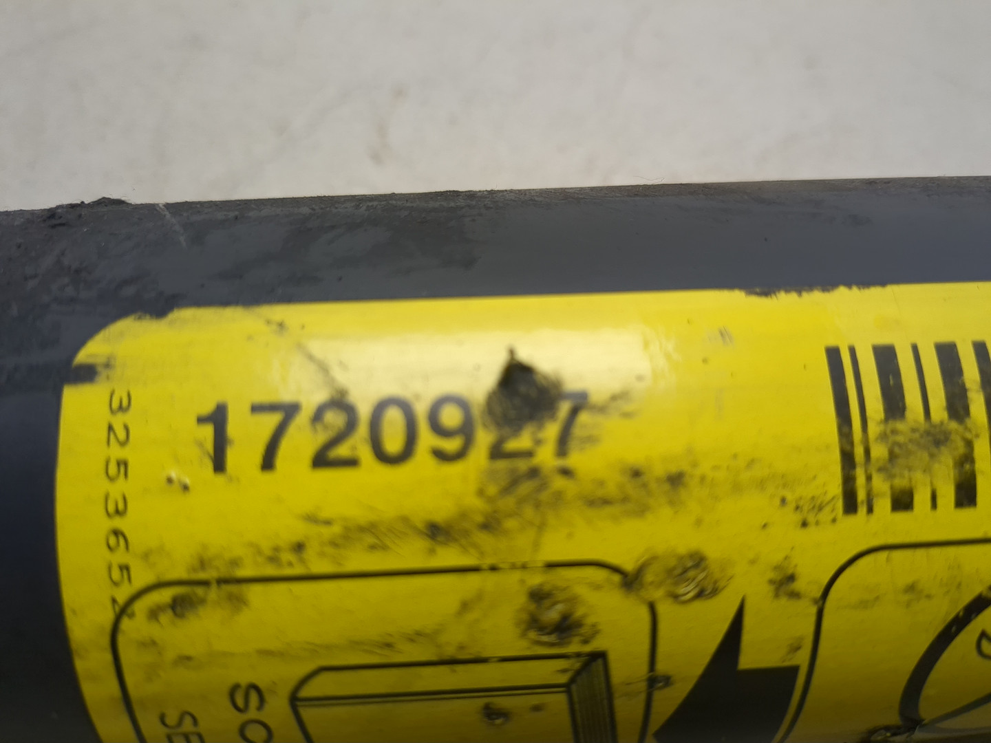 Рабочий цилиндр подъема кабины