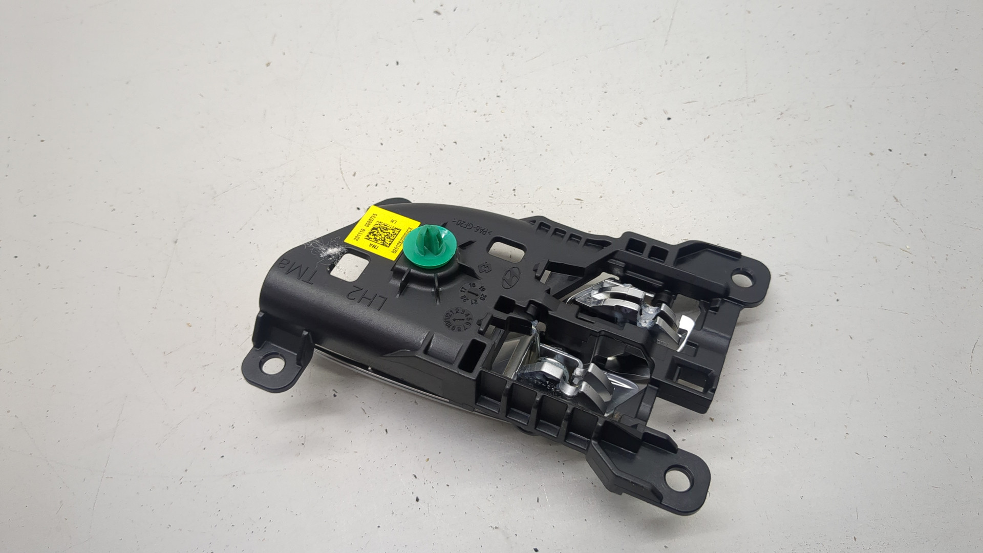 Ручка двери задней внутренняя левая