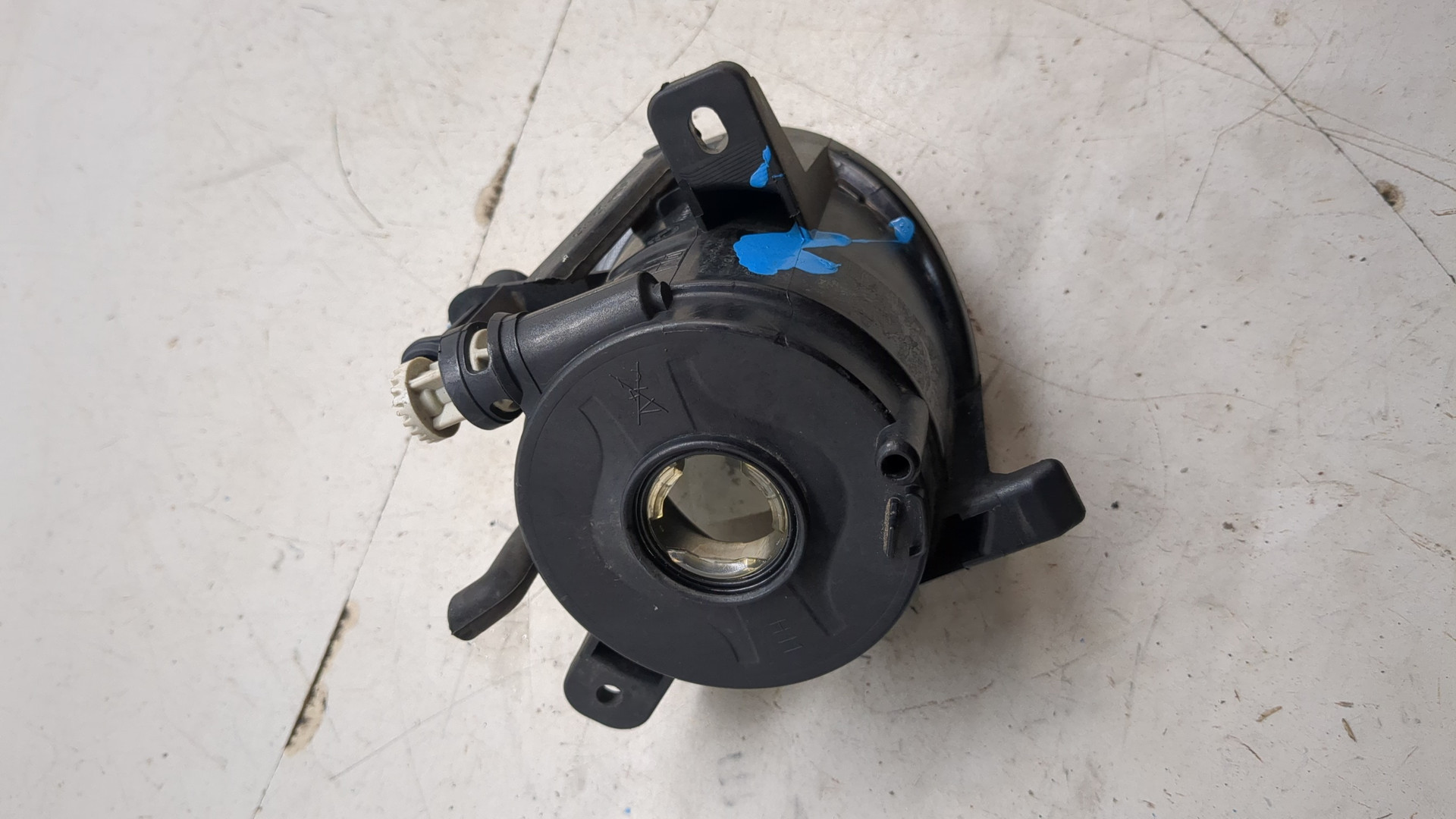 Фара противотуманная левая