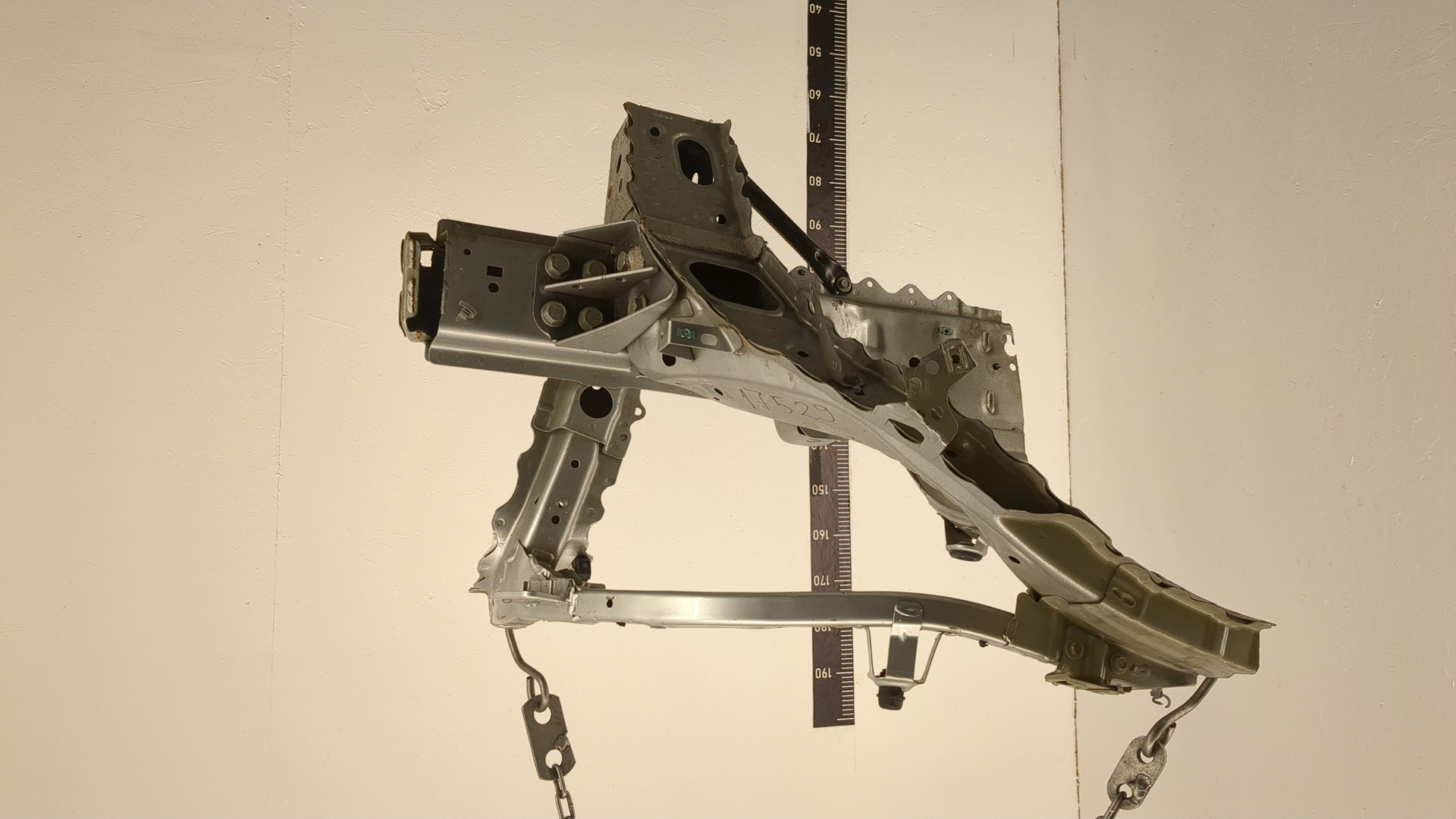 Лонжерон передний левый