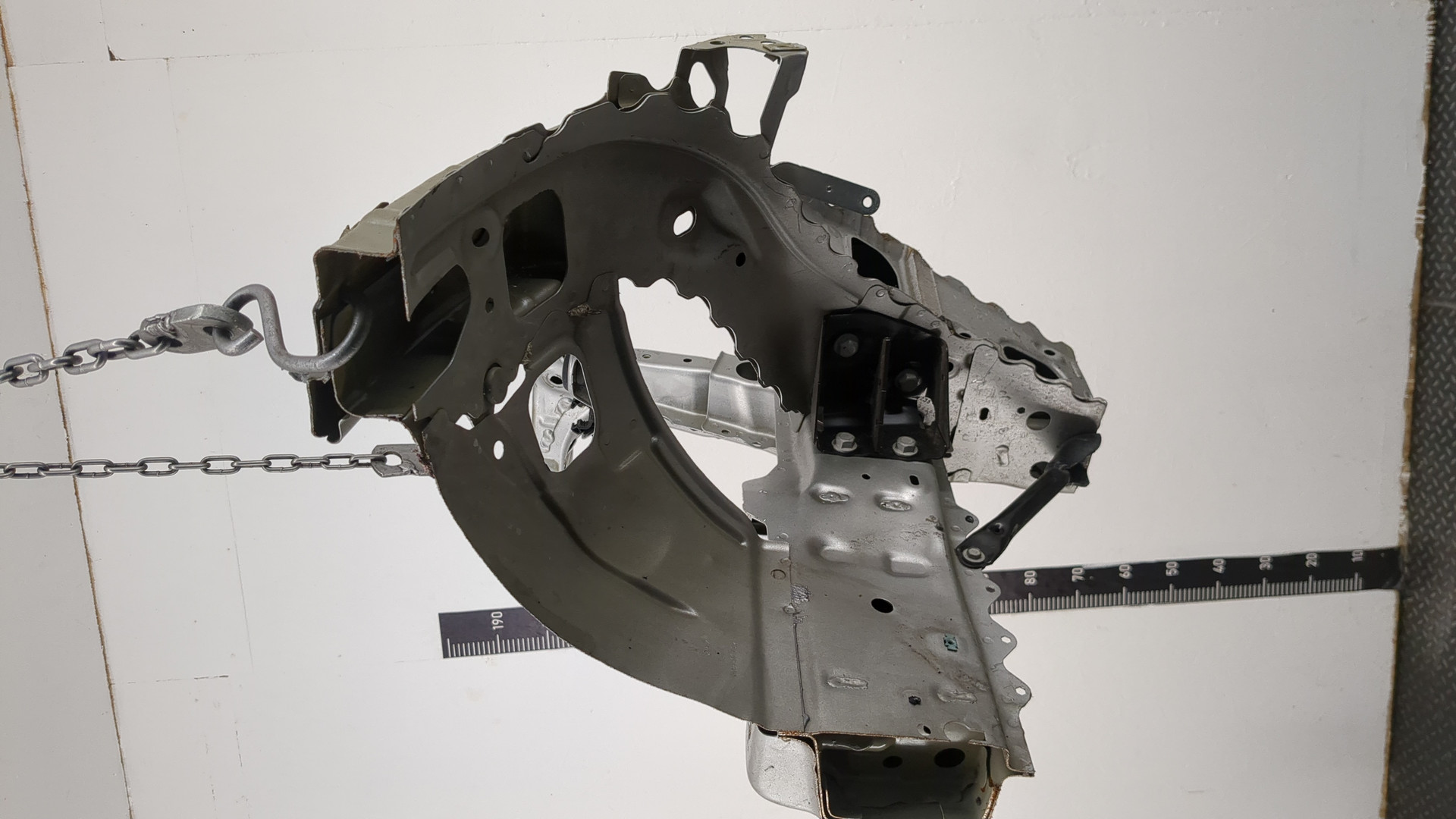 Лонжерон передний левый