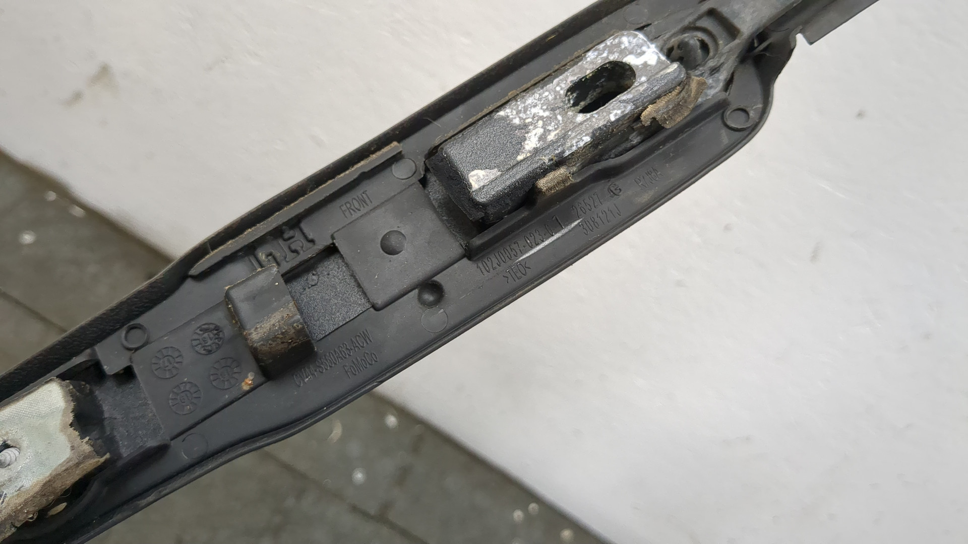 Рейлинг (релинг) левый (планка на крышу)