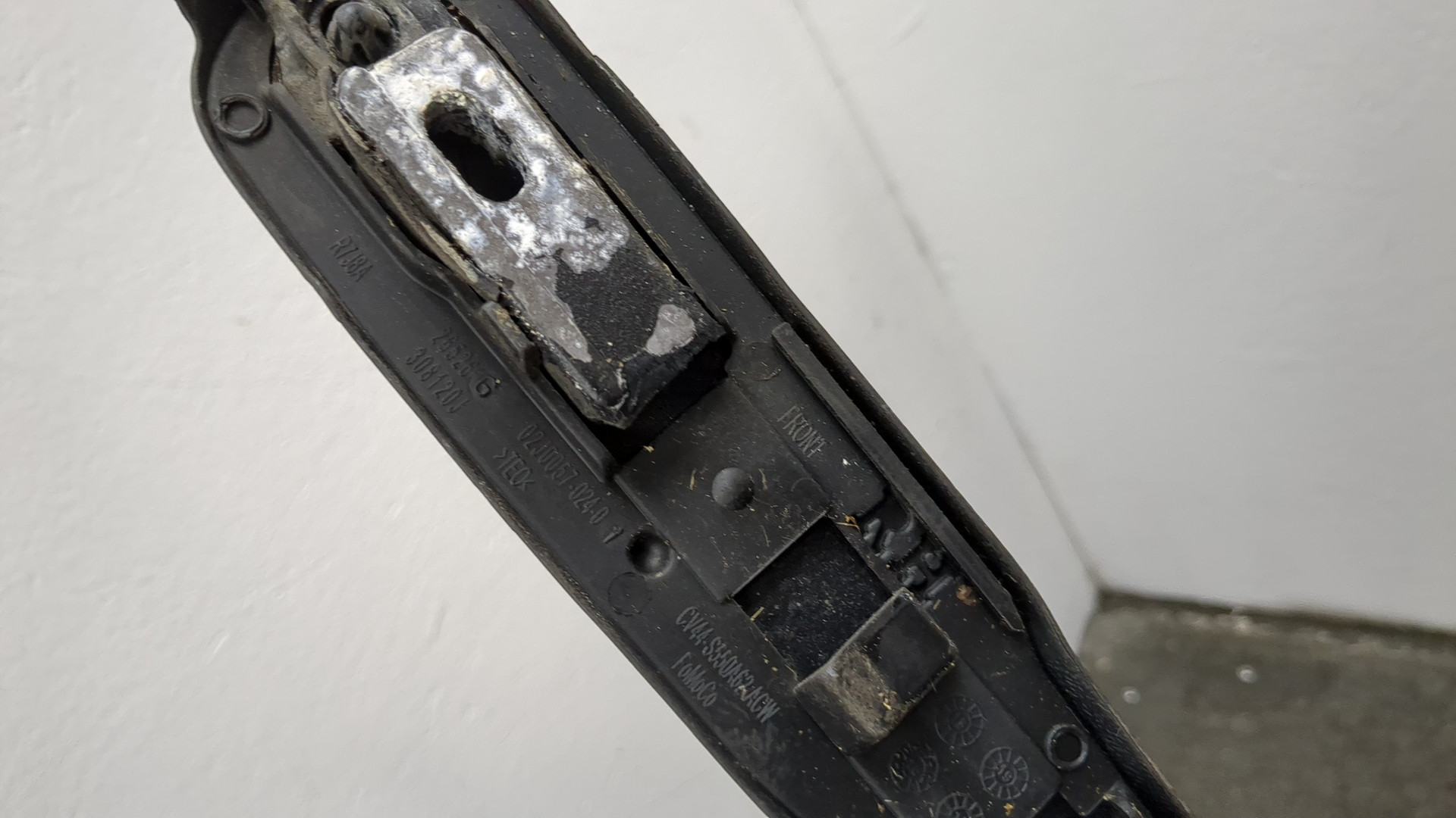 Рейлинг (релинг) правый (планка на крышу)