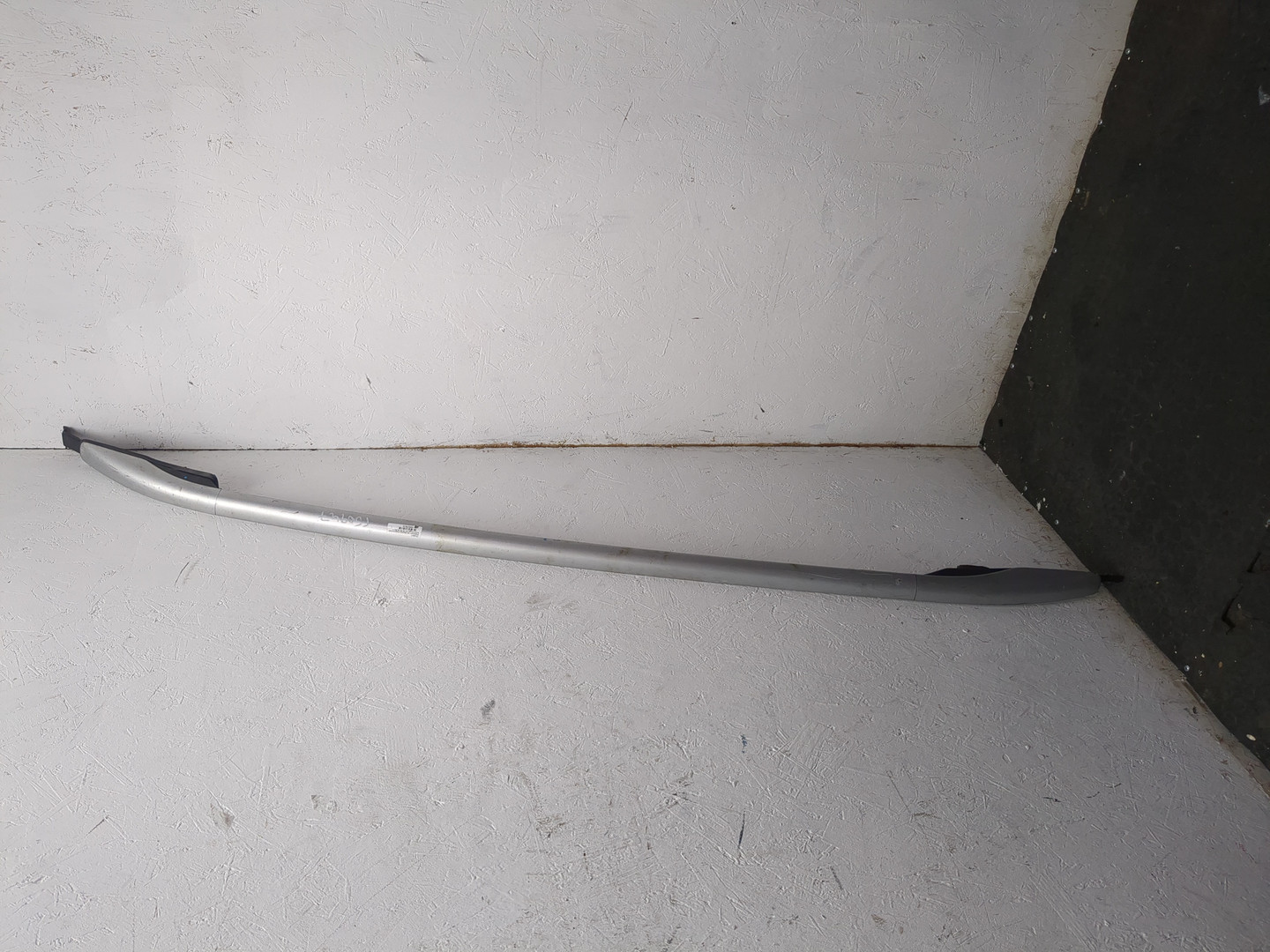 Рейлинг (релинг) правый (планка на крышу)