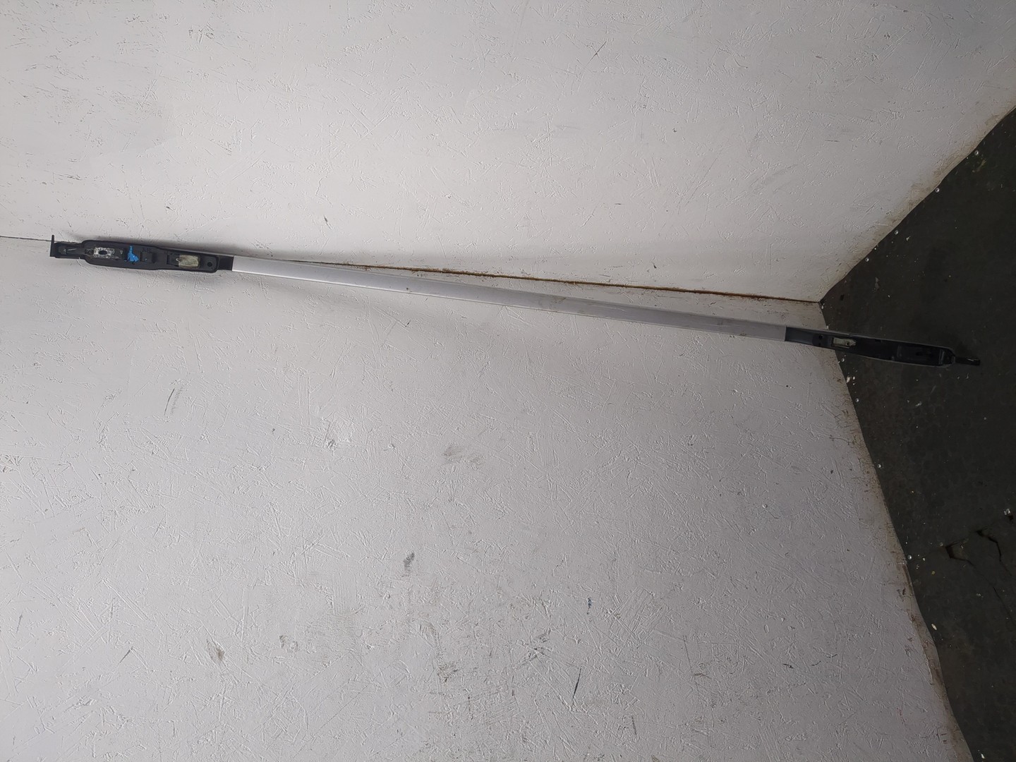 Рейлинг (релинг) правый (планка на крышу)