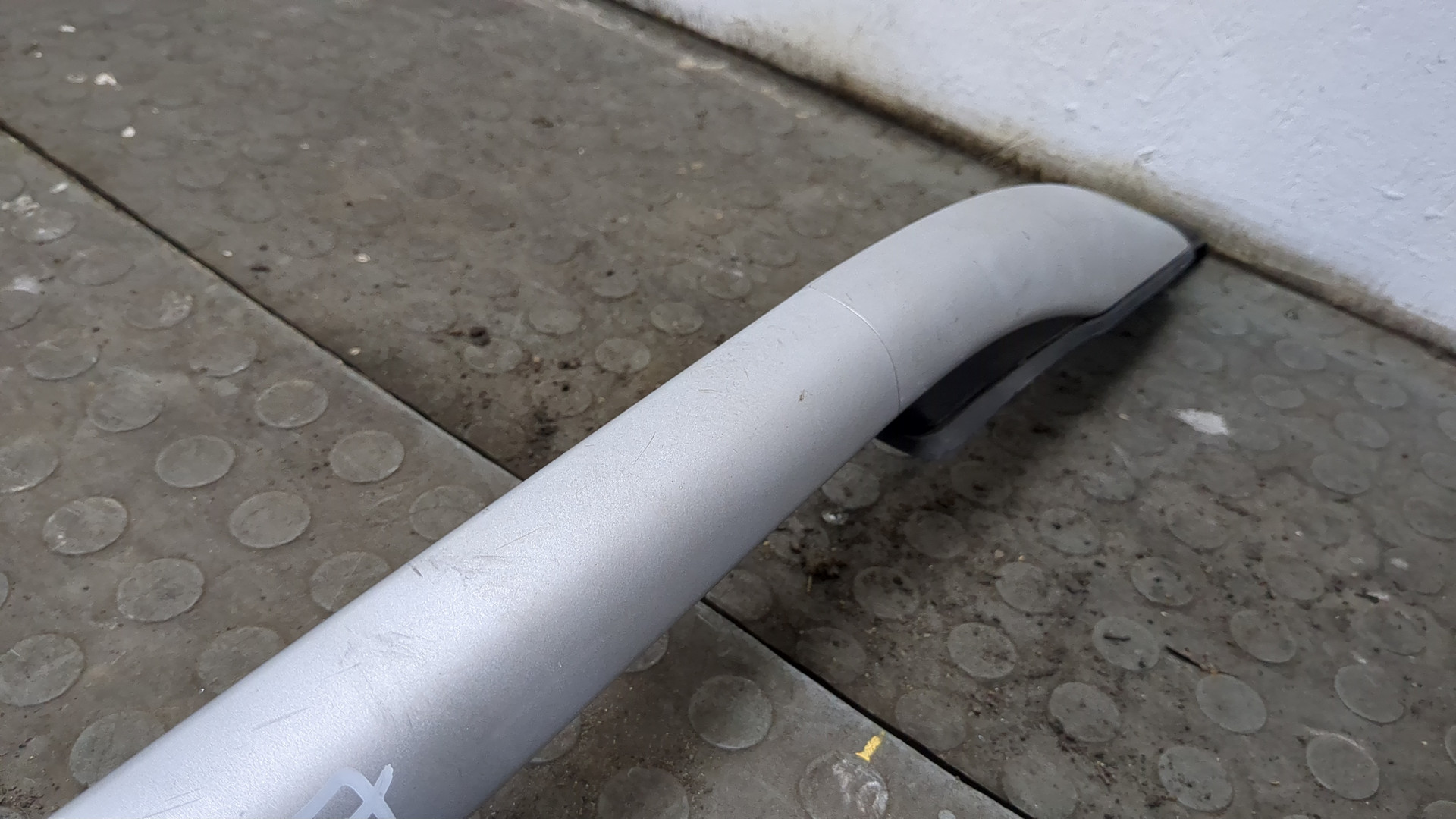 Рейлинг (релинг) правый (планка на крышу)