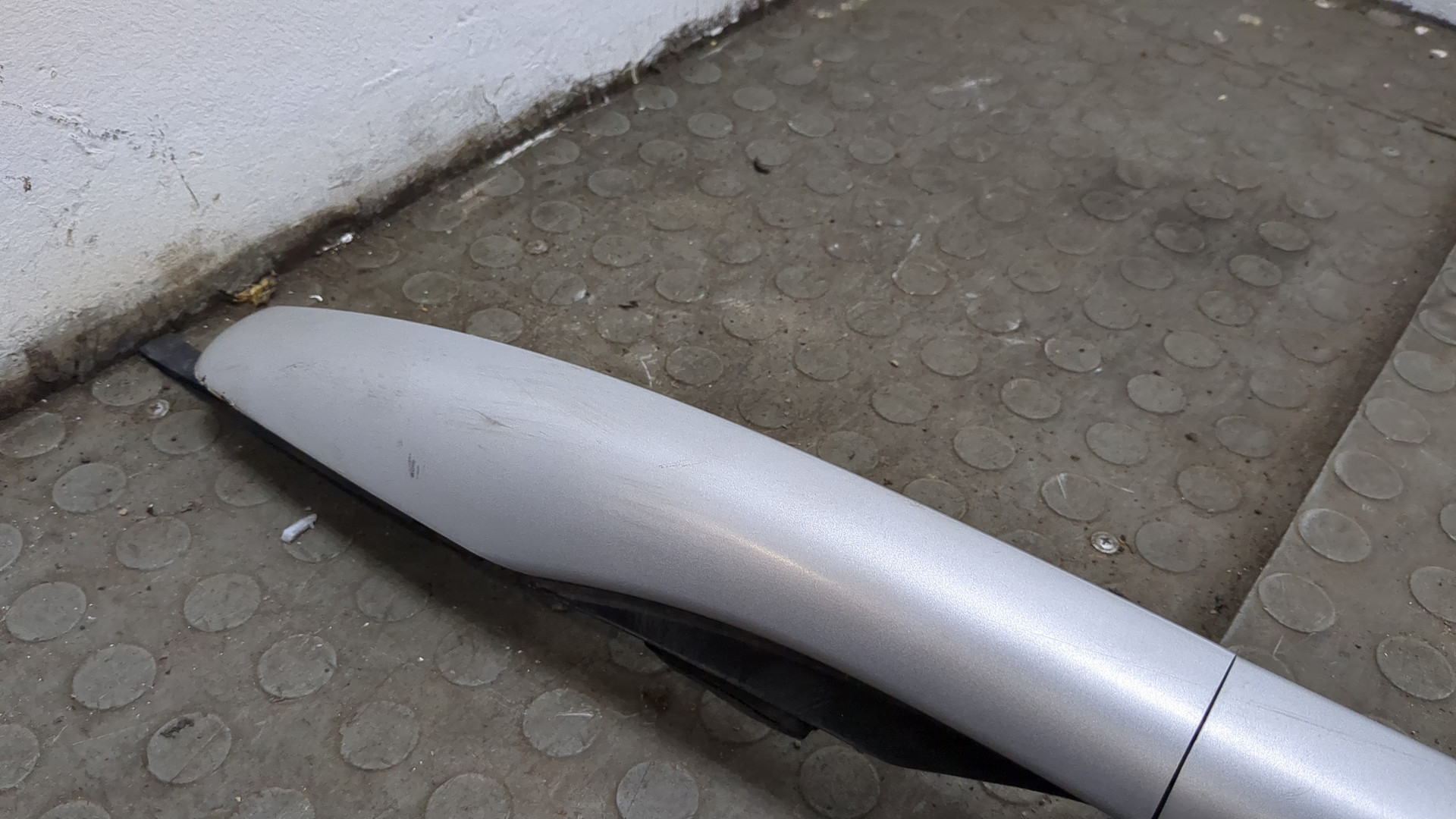 Рейлинг (релинг) правый (планка на крышу)