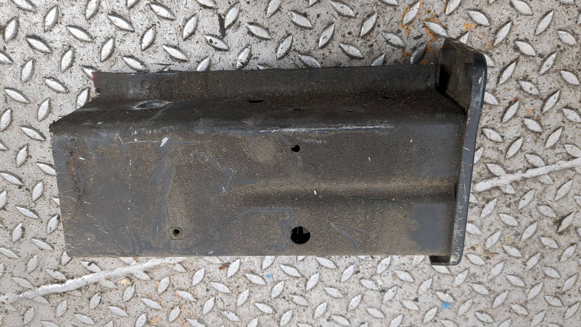 Лонжерон передний правый