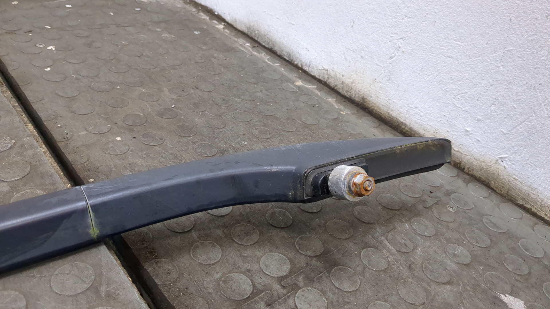 Рейлинг (релинг) правый (планка на крышу)