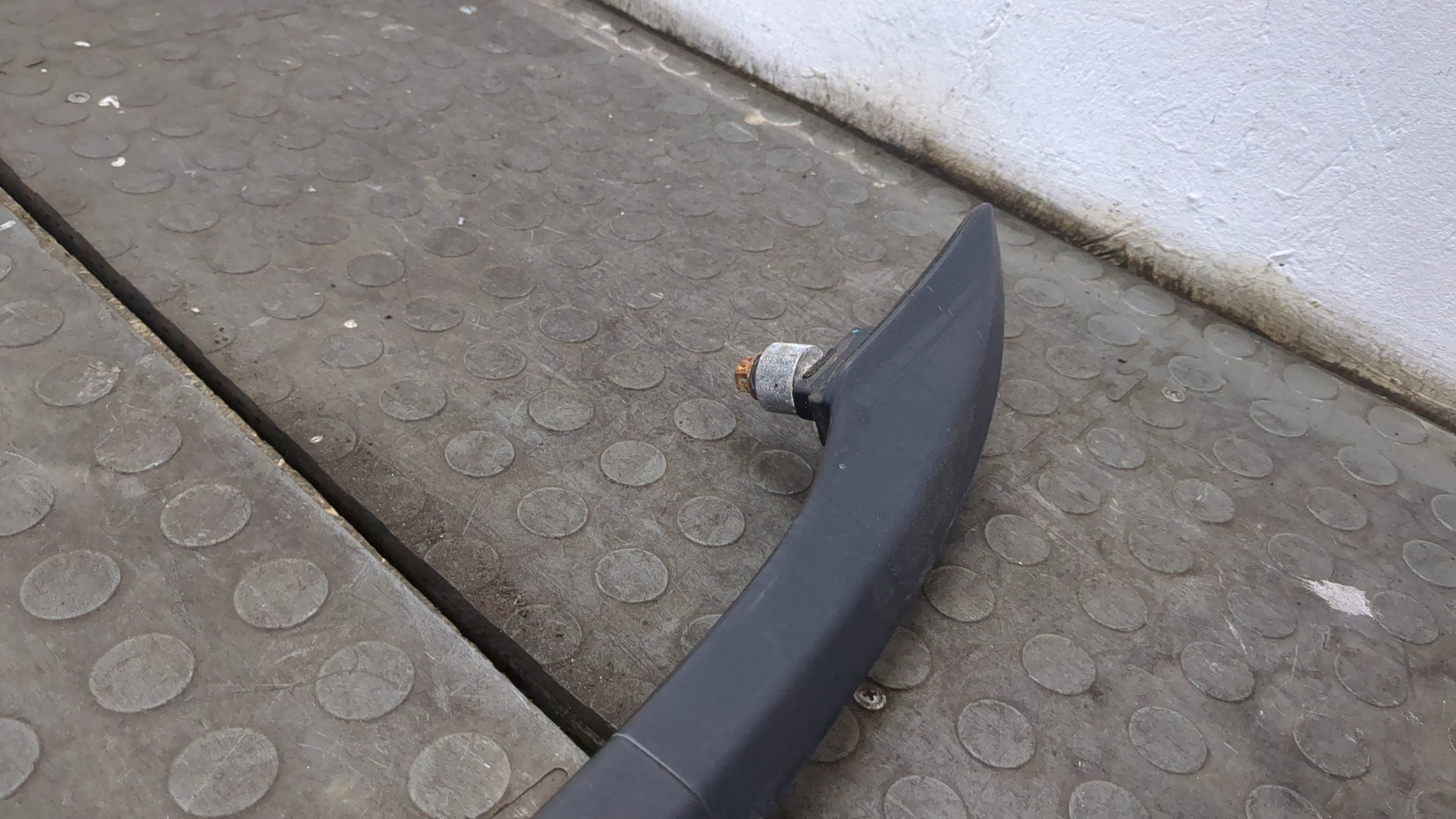 Рейлинг (релинг) правый (планка на крышу)