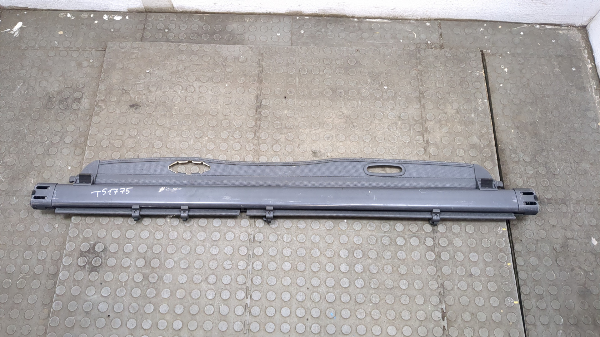 Шторка багажника