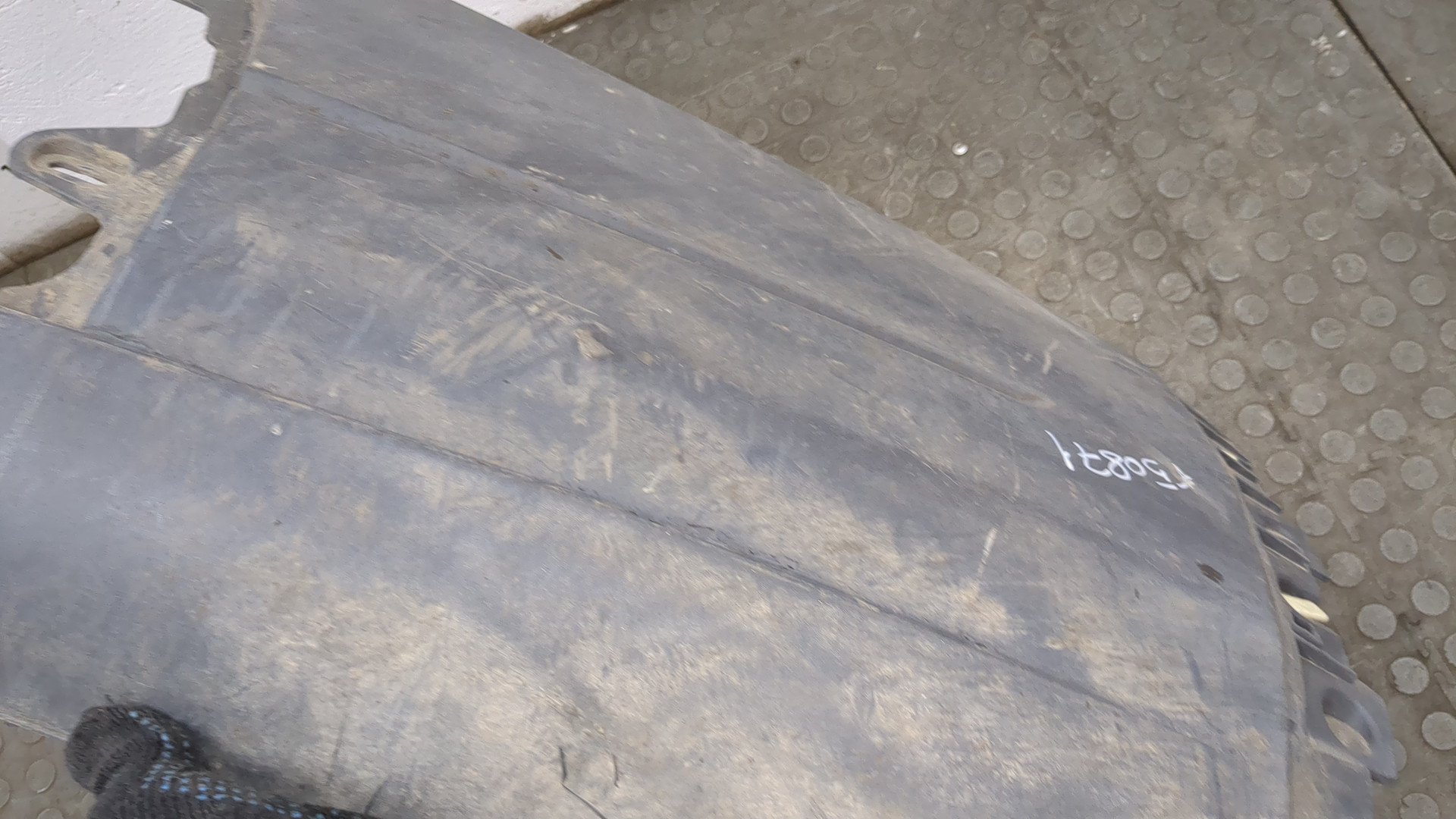 Накладка заднего бампера левая