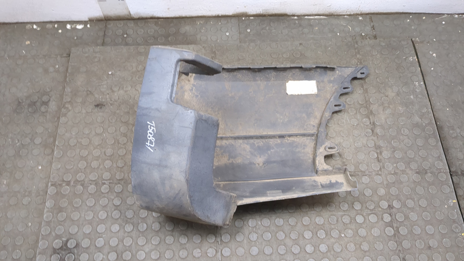 Накладка заднего бампера левая