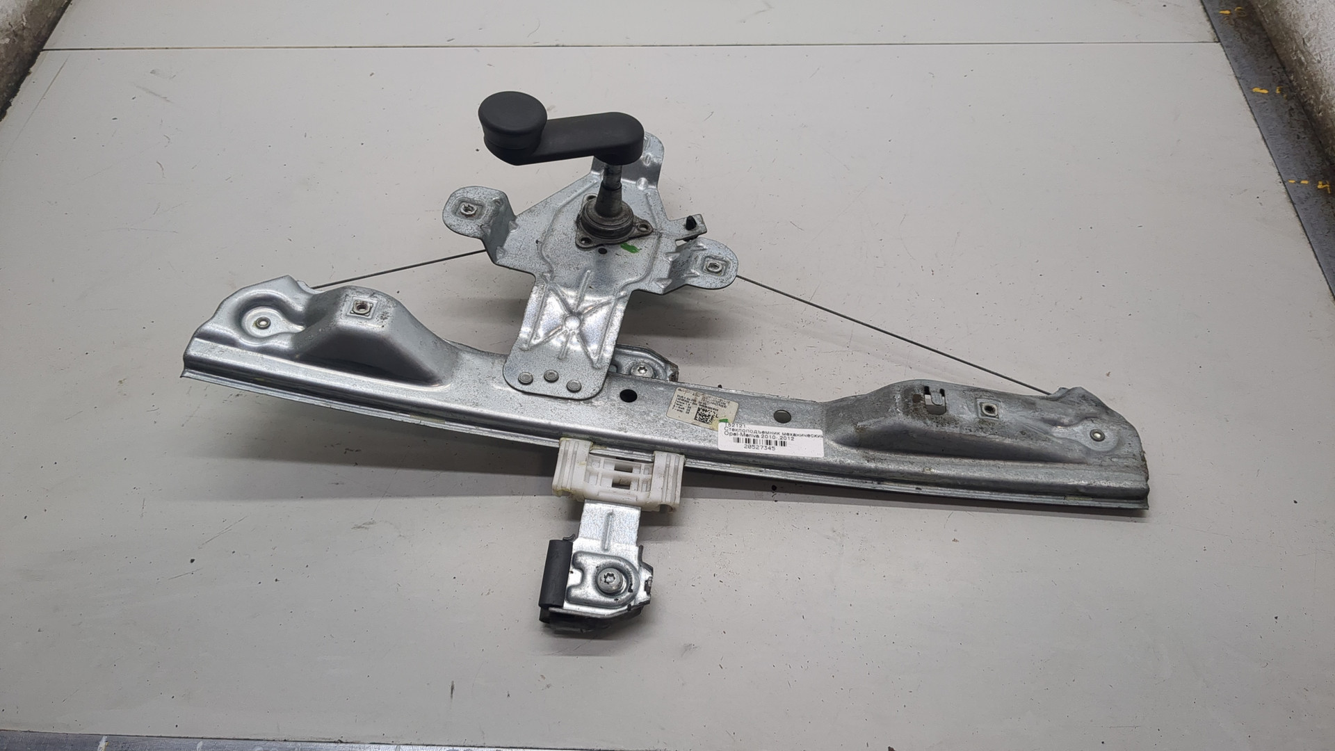 Стеклоподъемник механ. задний левый