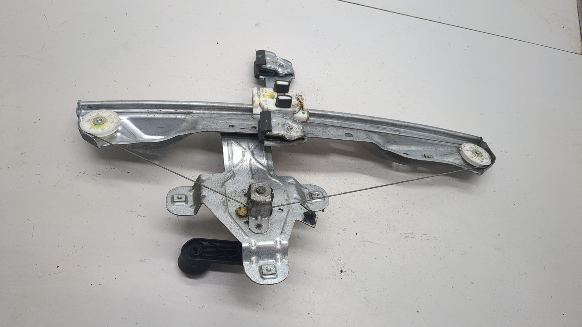 Стеклоподъемник механ. задний левый