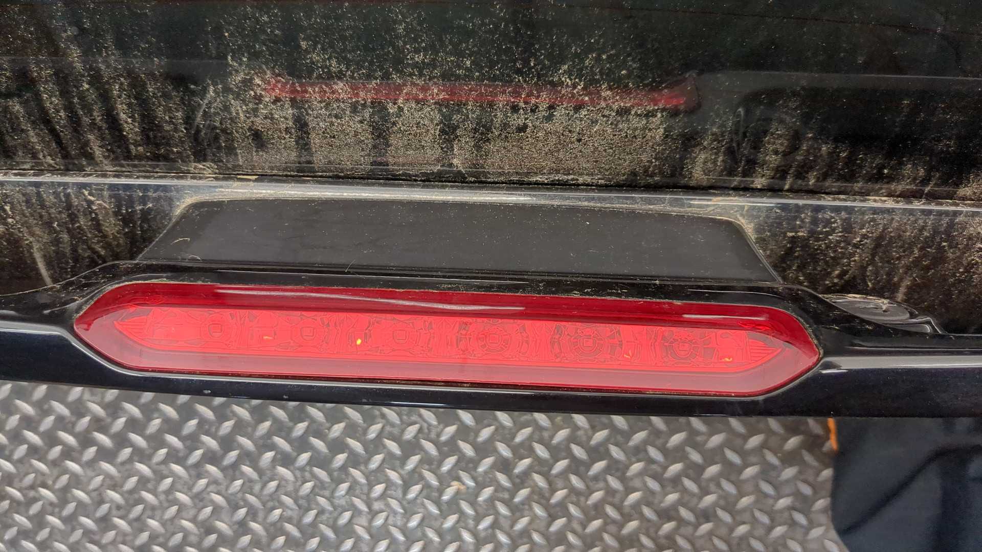 Дверь багажника