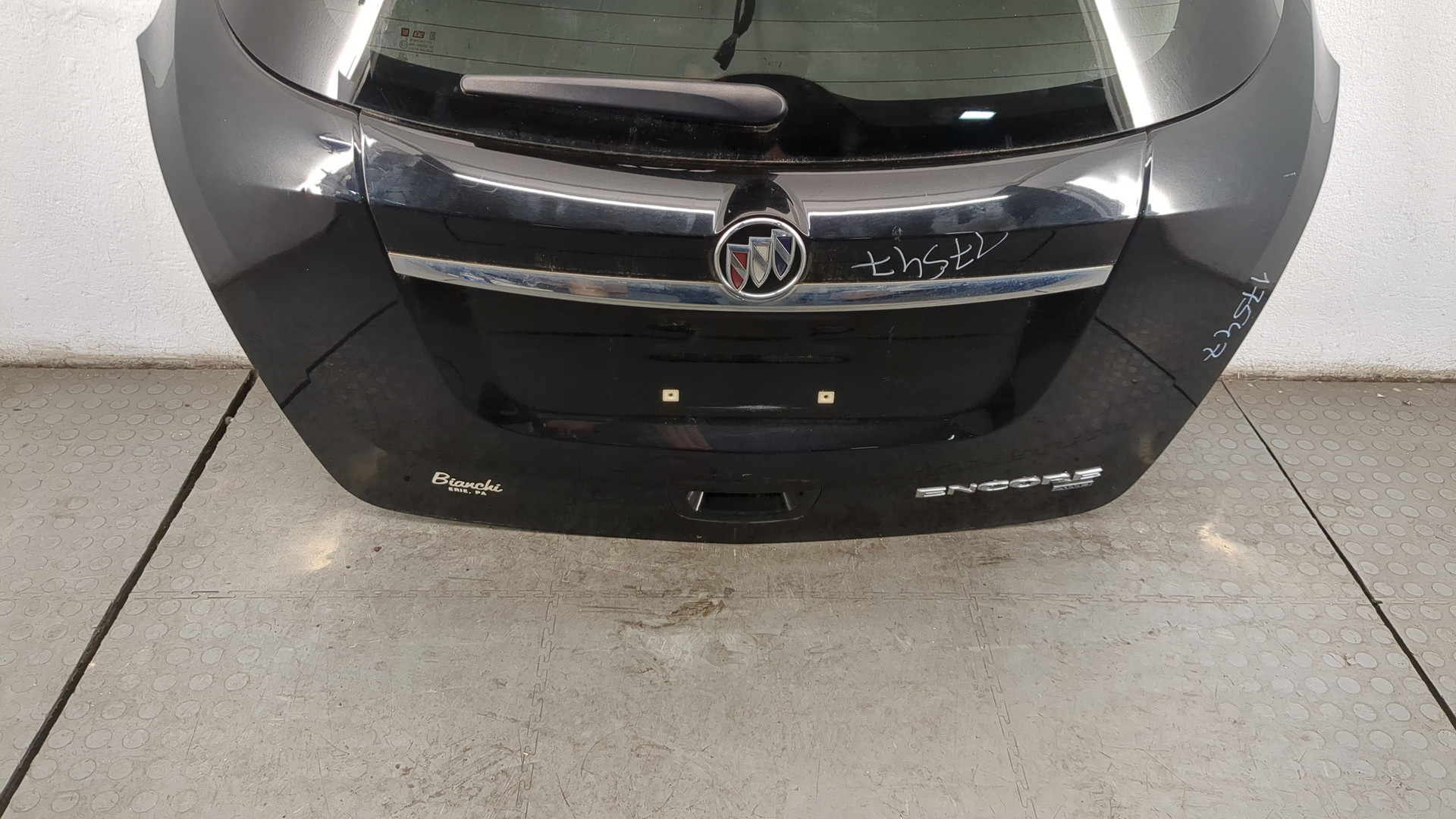 Дверь багажника