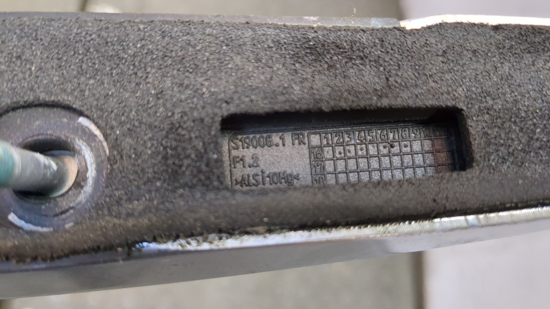 Рейлинг (релинг) правый (планка на крышу)