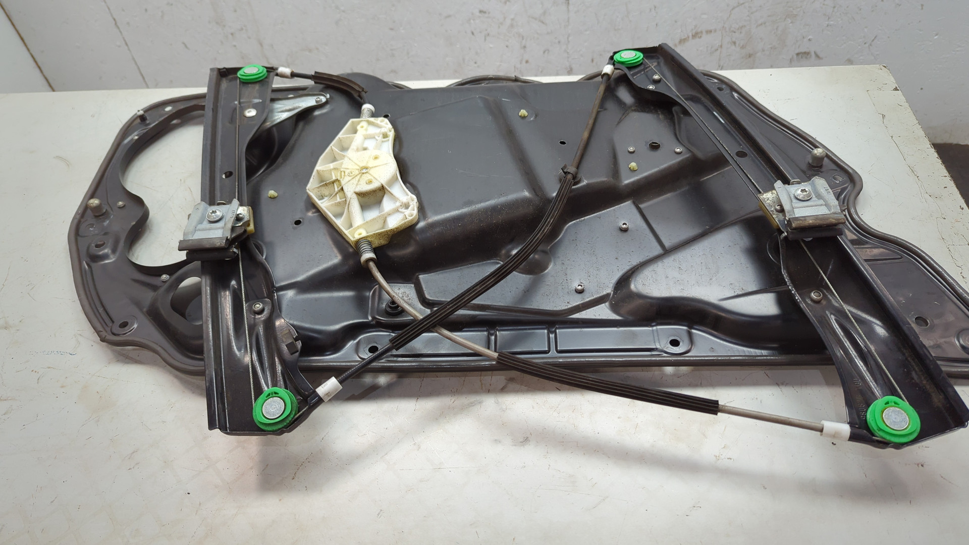 Стеклоподъемник электр. передний правый