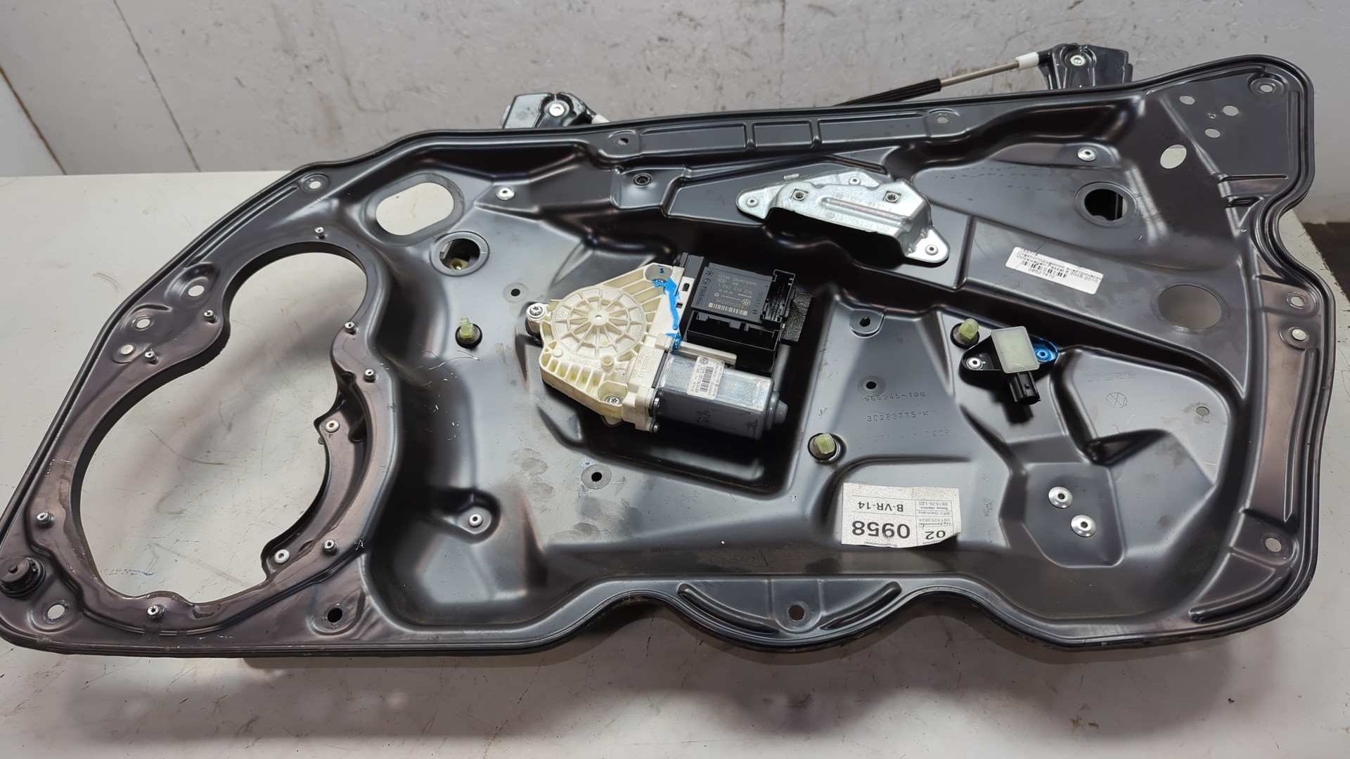 Стеклоподъемник электр. передний правый