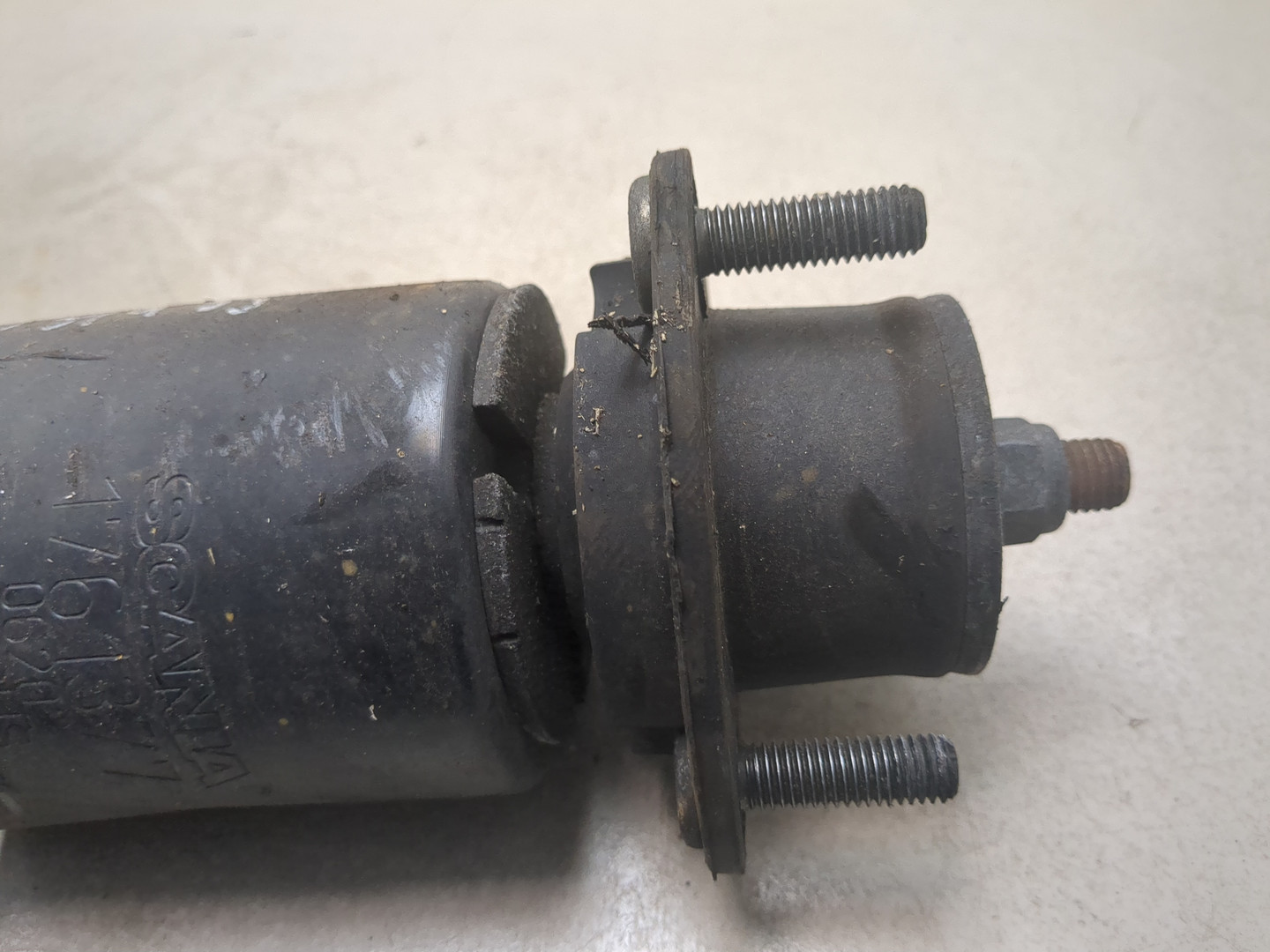 Амортизатор кабины