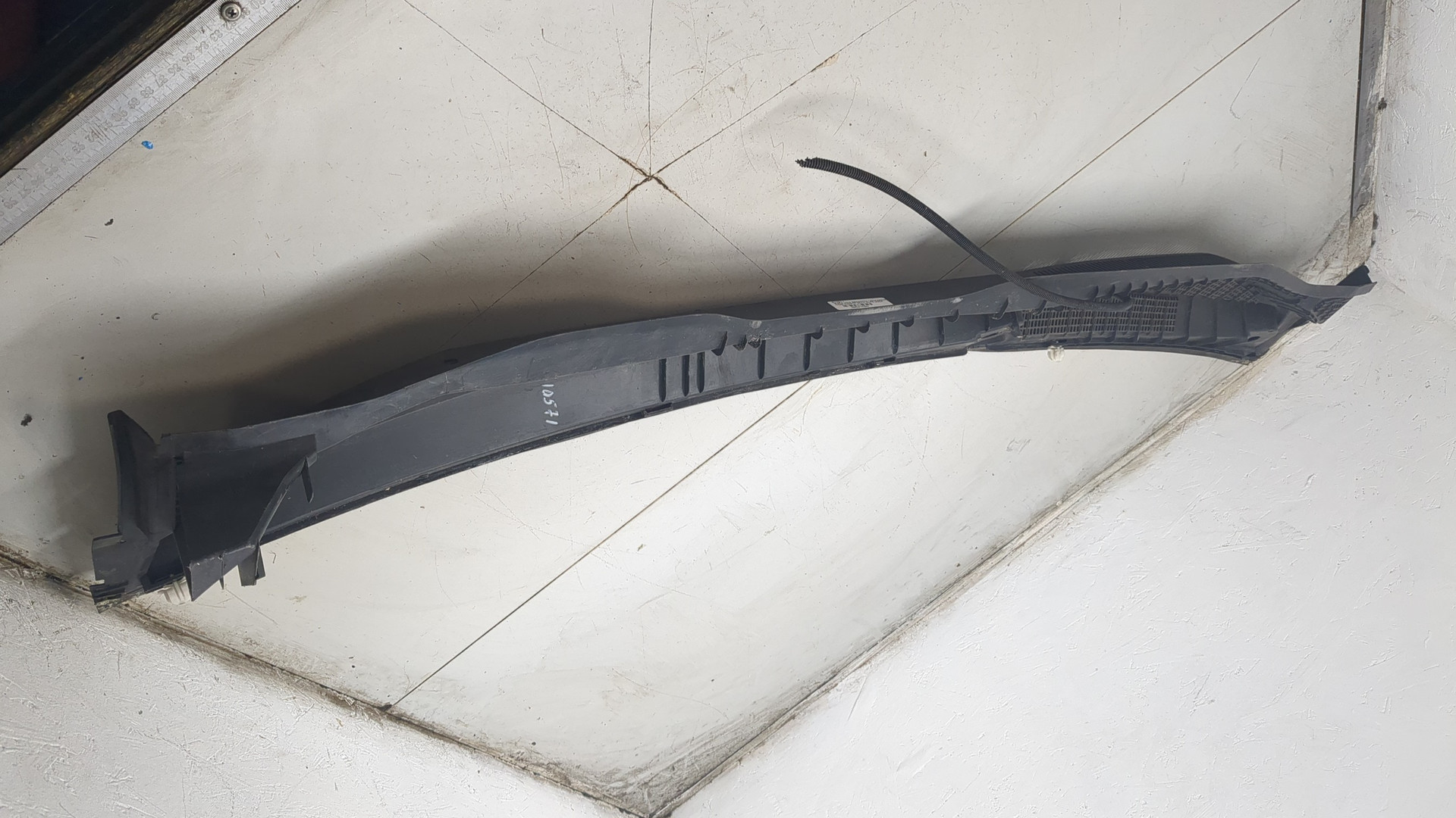 Решетка стеклоочистителей (Жабо)