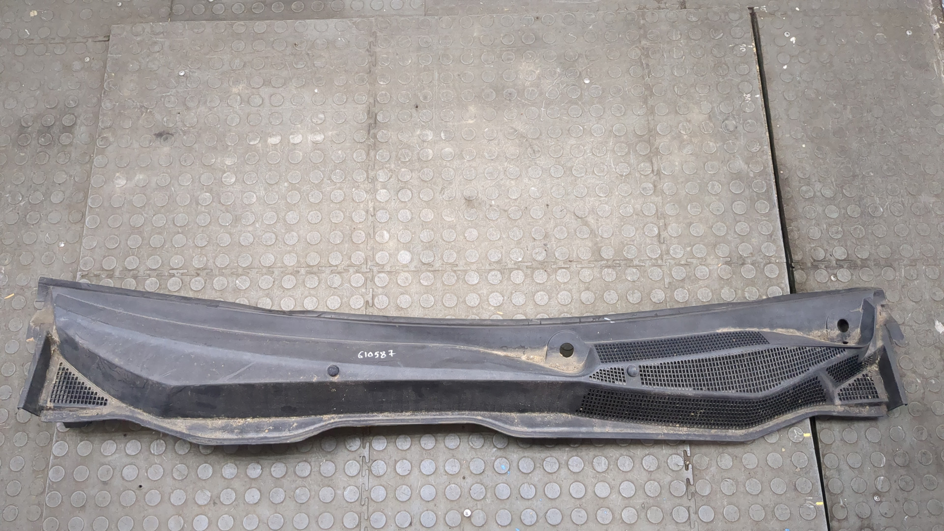 Решетка стеклоочистителей (Жабо)