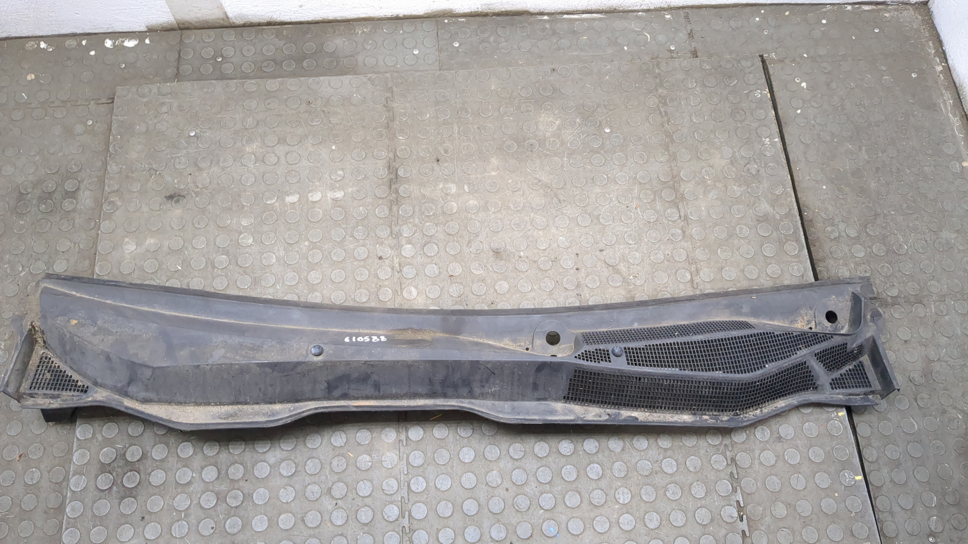 Решетка стеклоочистителей (Жабо)