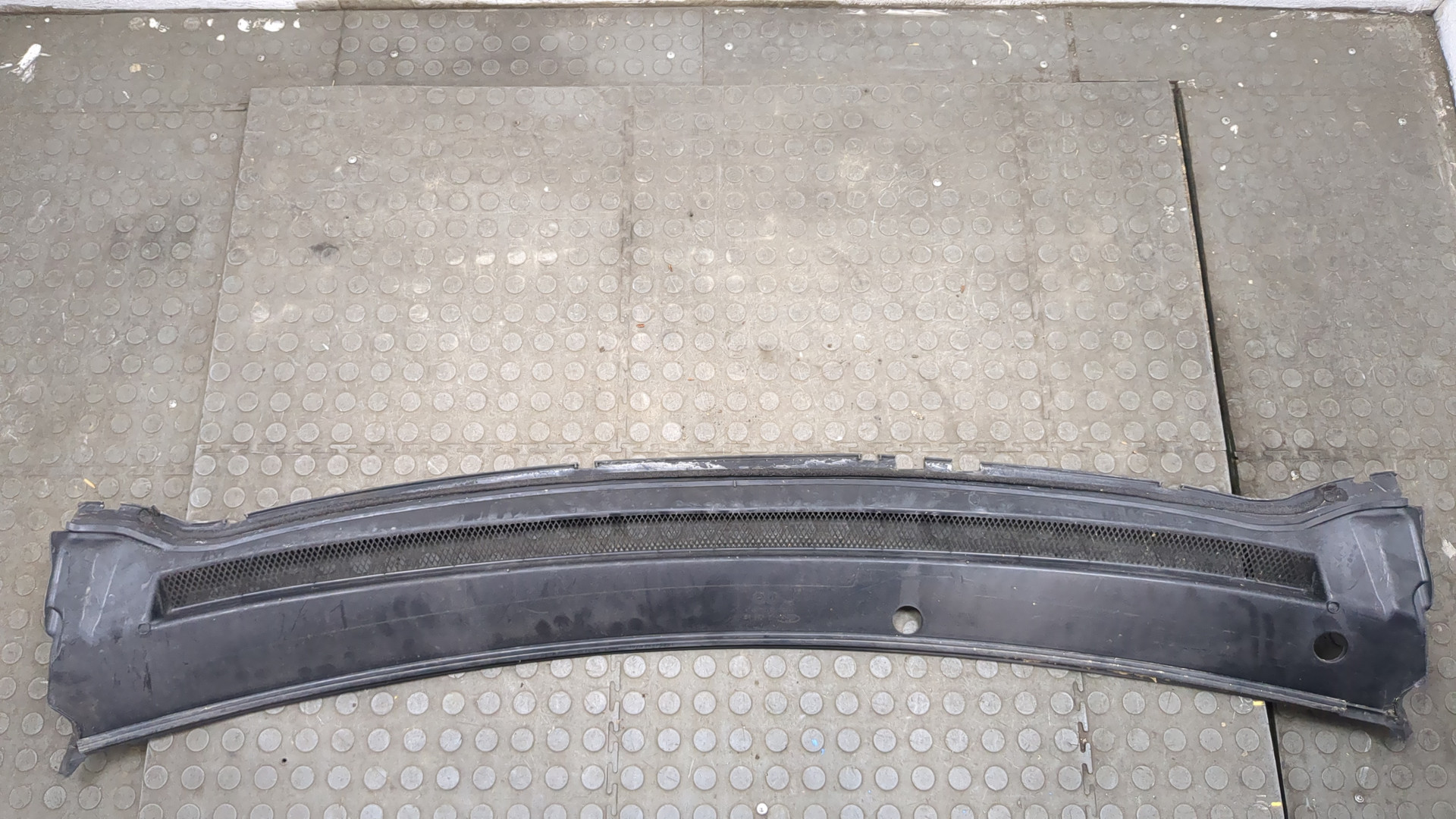 Решетка стеклоочистителей (Жабо)