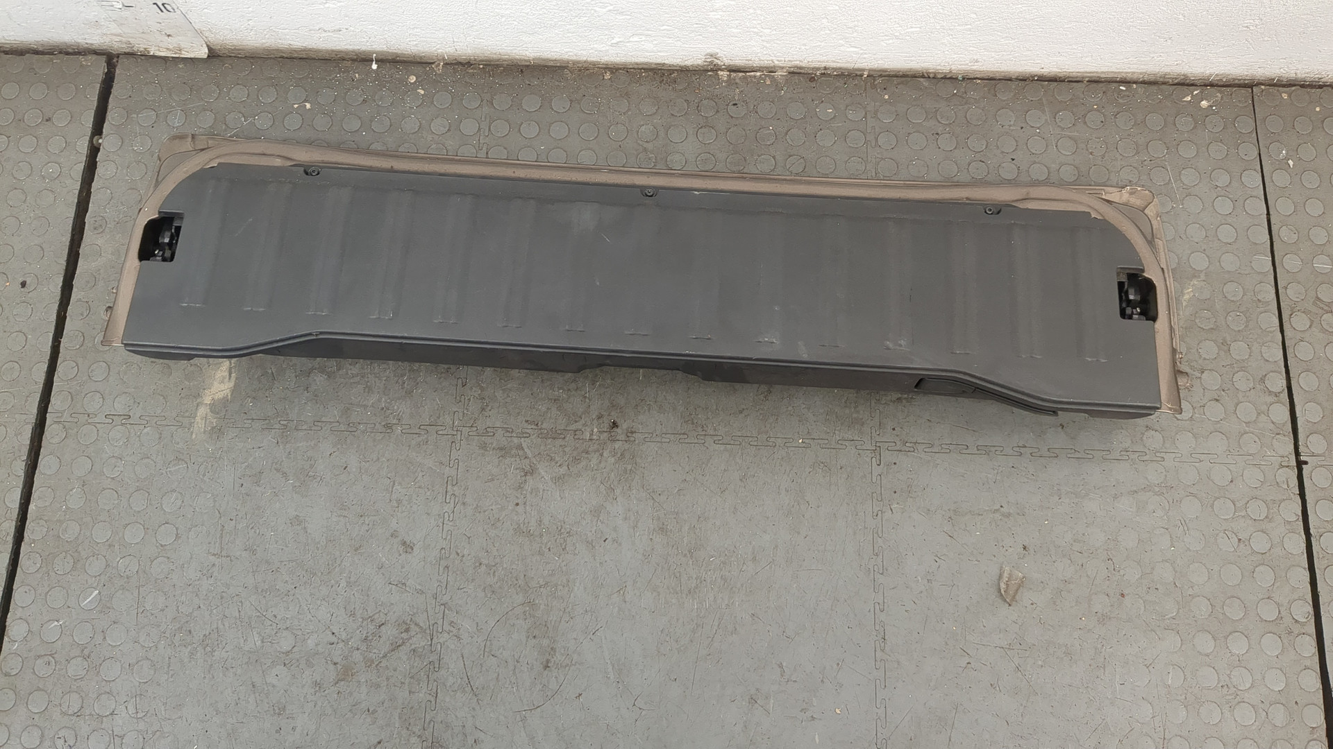 Дверь багажника нижняя (борт)