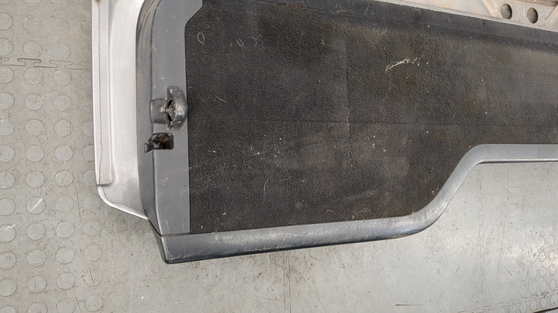 Дверь багажника нижняя (борт)