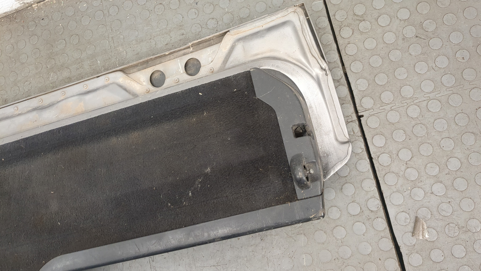 Дверь багажника нижняя (борт)