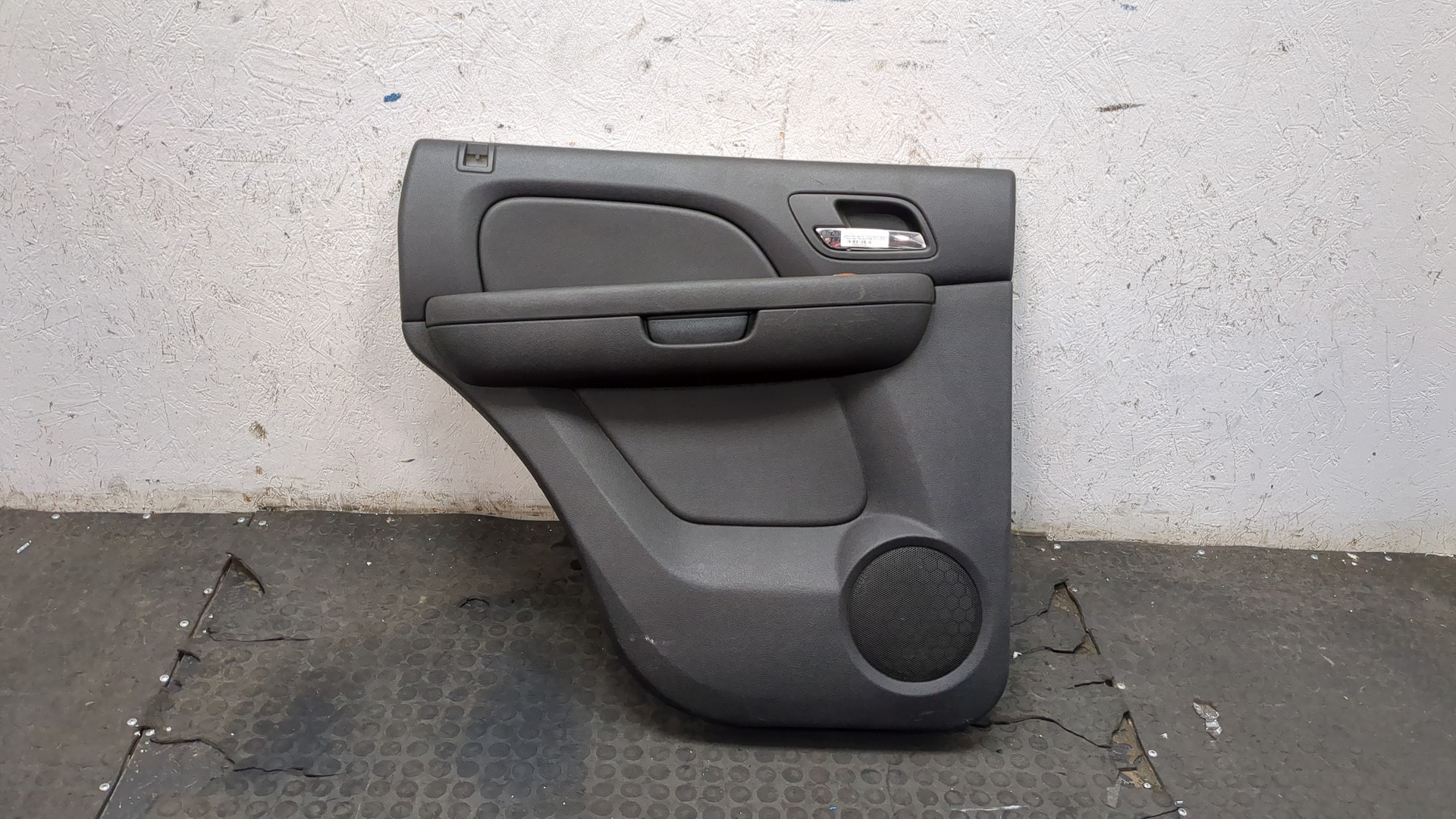 Обшивка двери задней левой