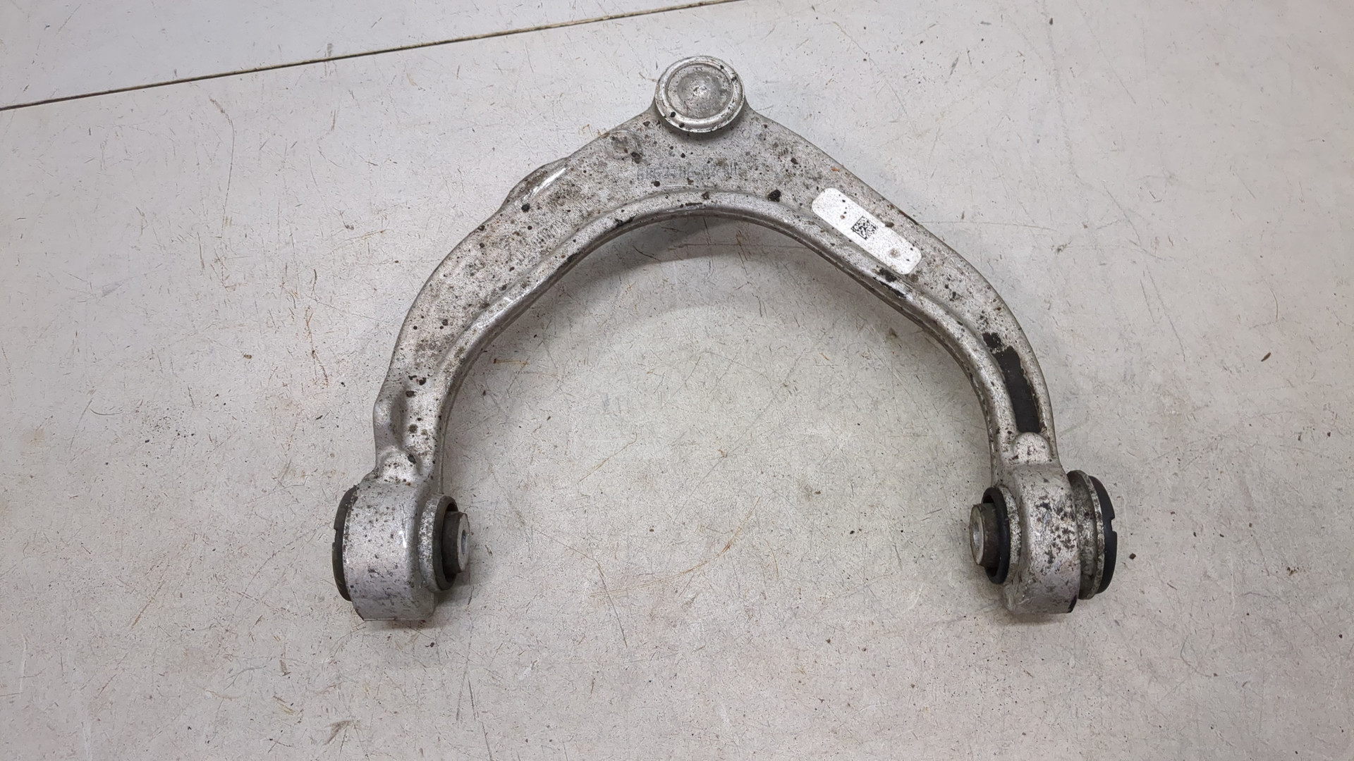 Рычаг передний правый