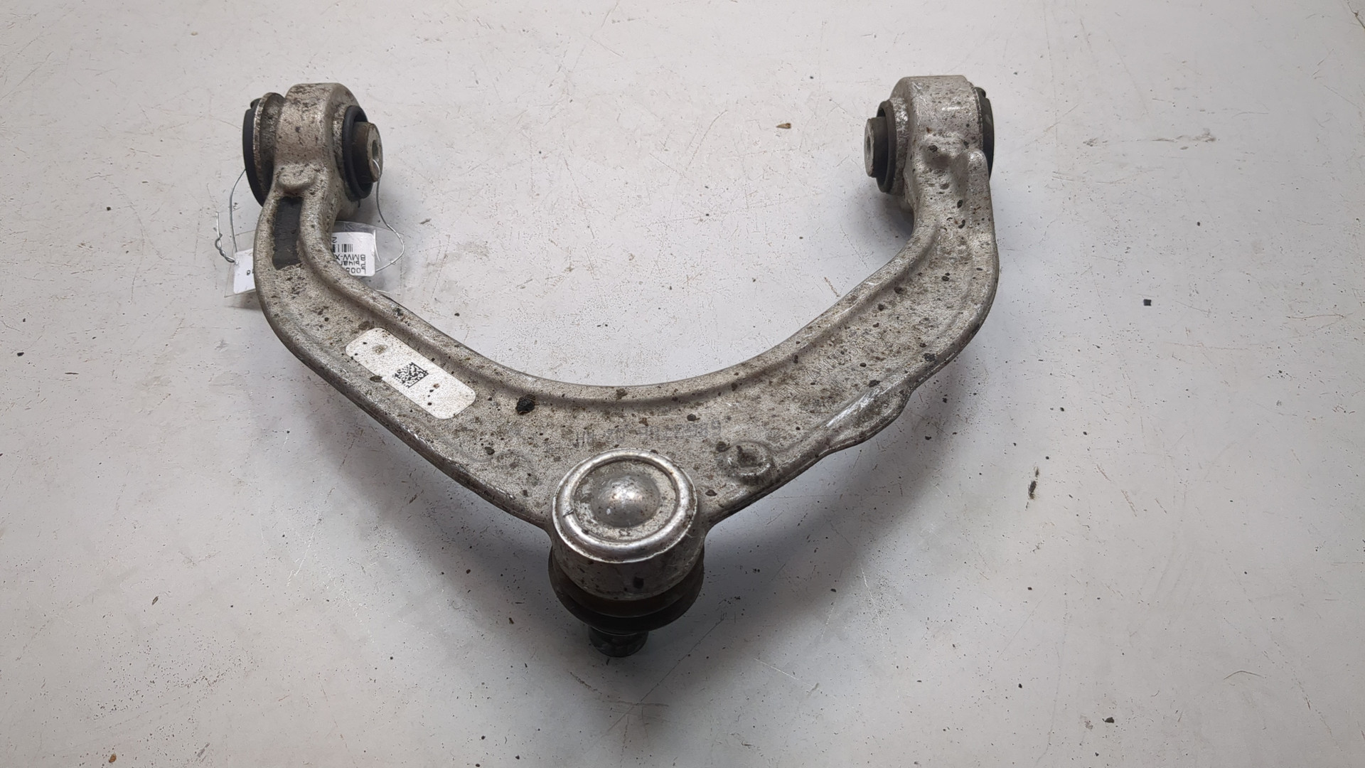 Рычаг передний правый