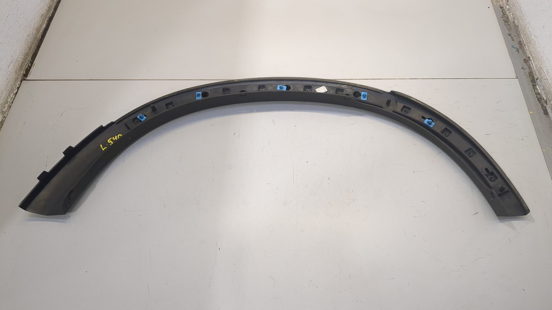 Накладка заднего крыла левого