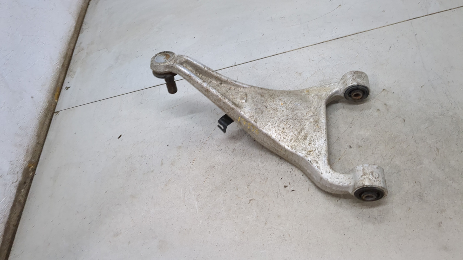 Рычаг задний левый