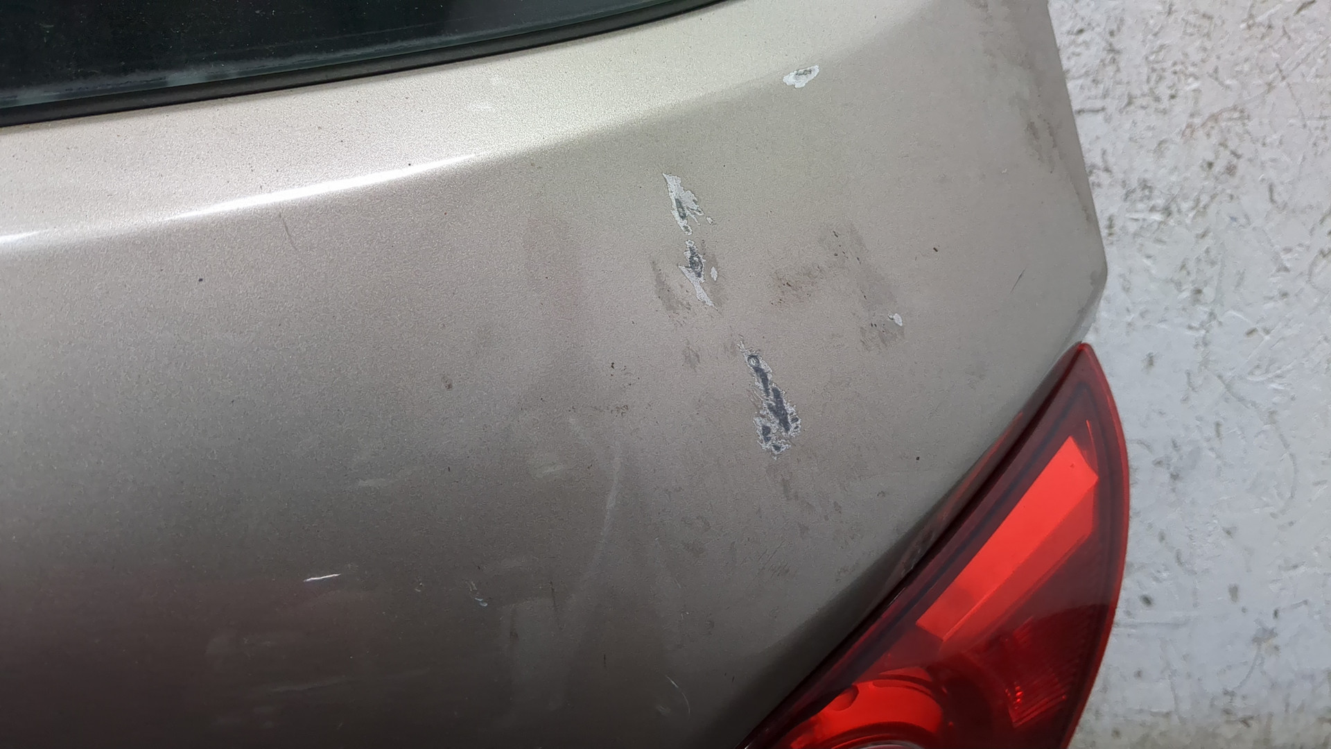 Дверь багажника