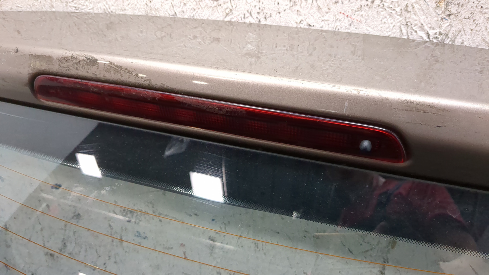 Дверь багажника